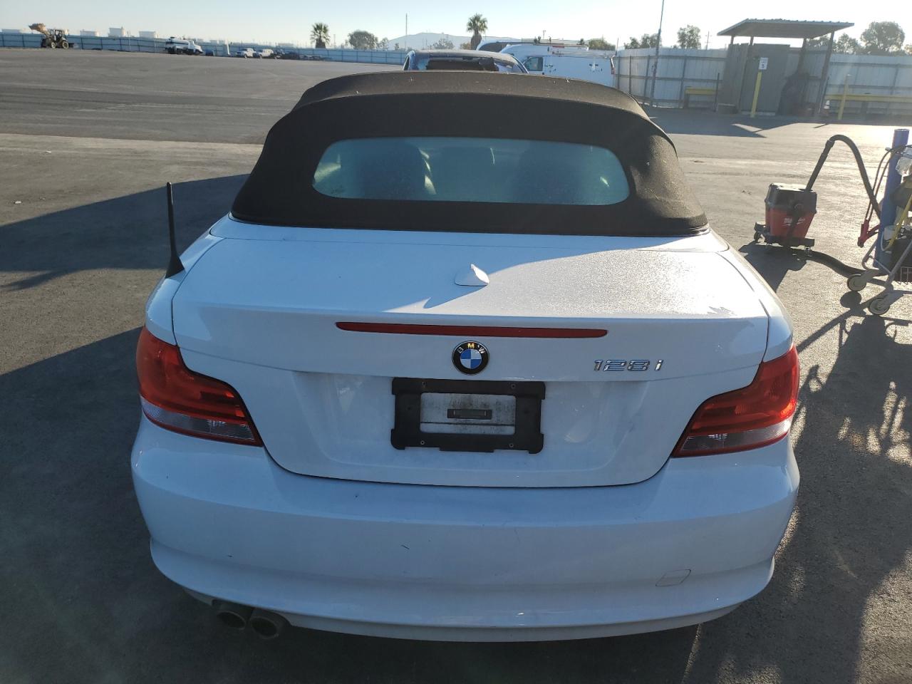 2012 Bmw 128 I White vin: WBAUN1C57CVH84460