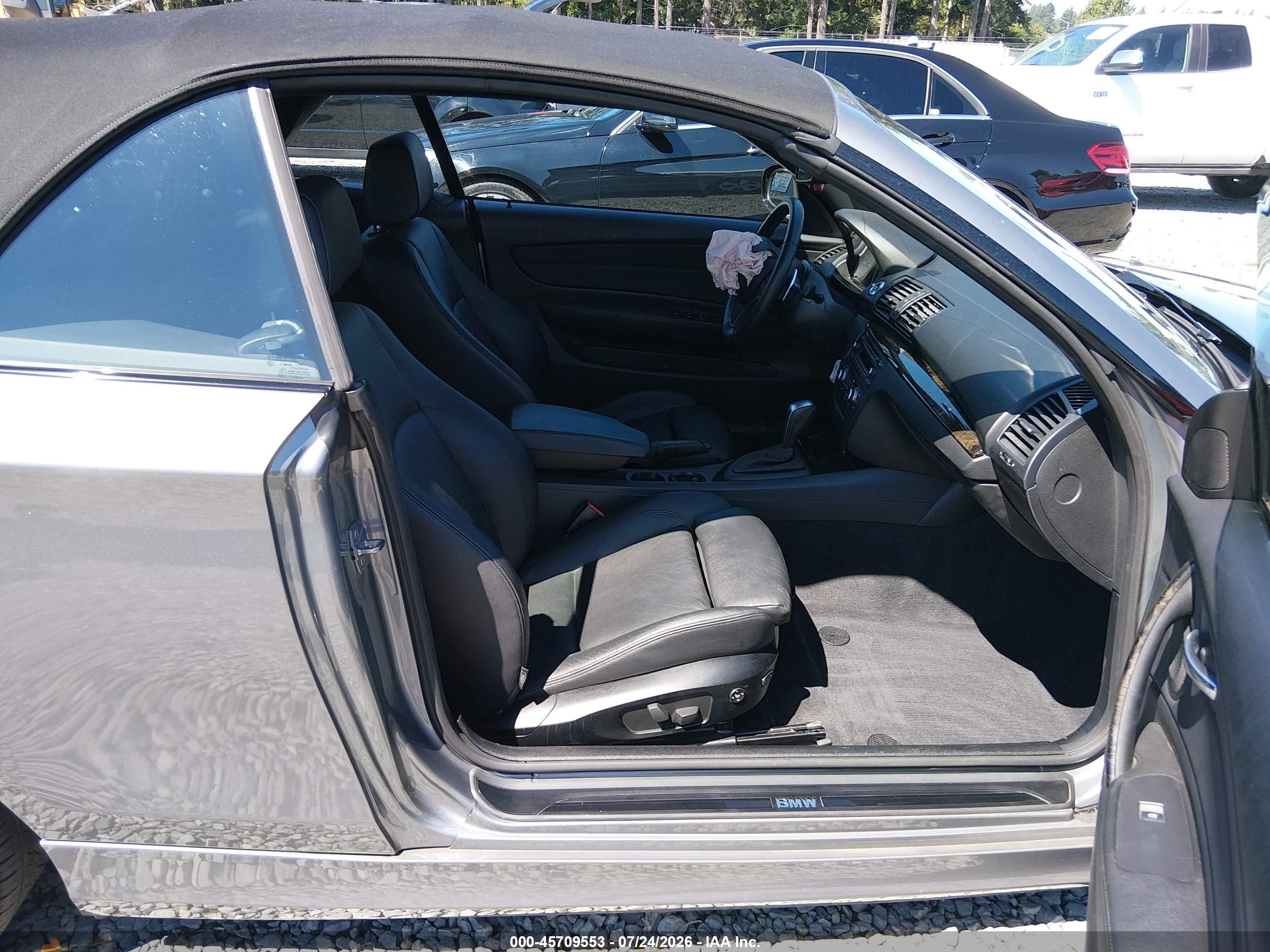 2011 Bmw 128i   Серый vin: WBAUN1C58BVH83249