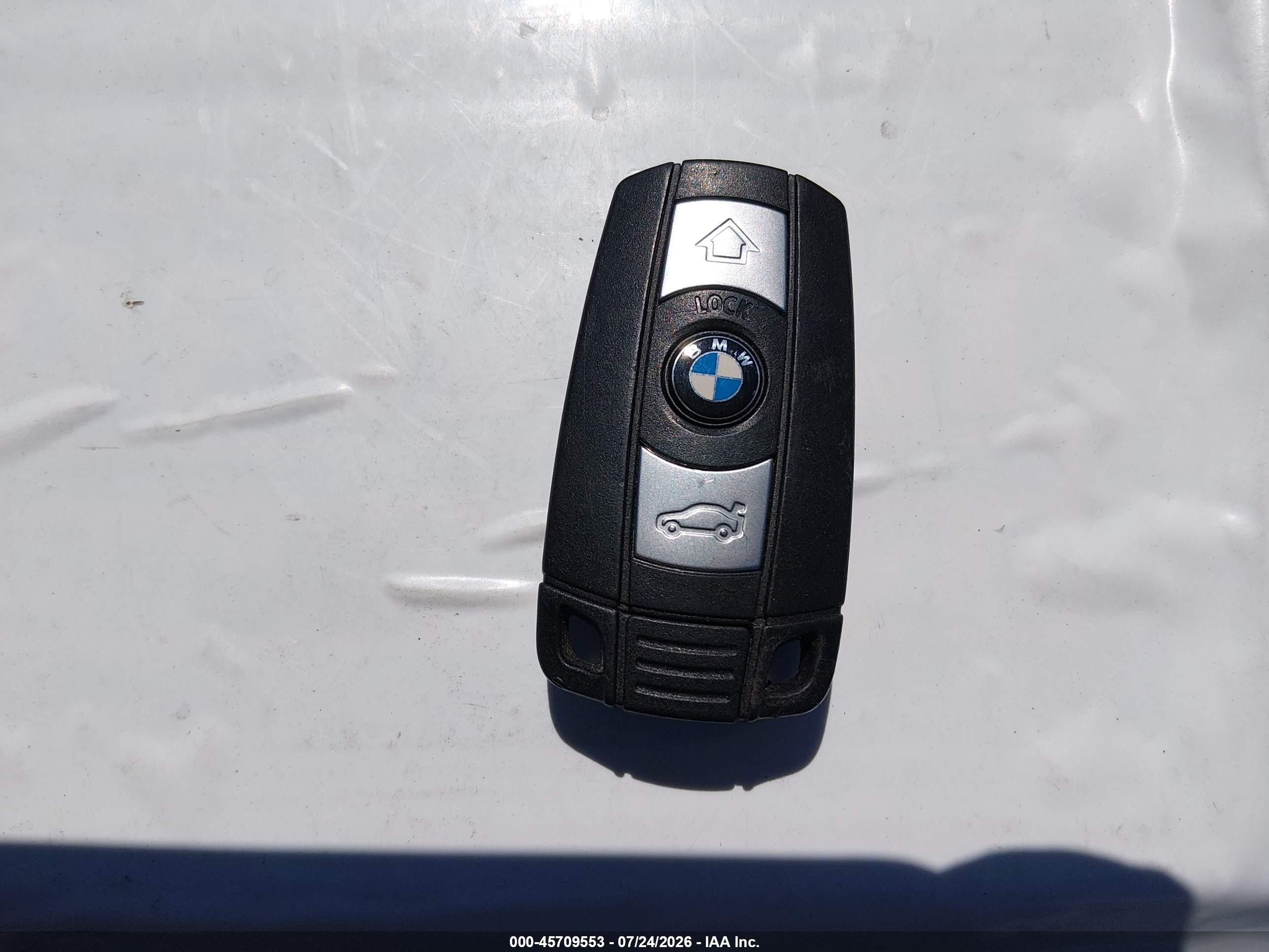 2011 Bmw 128i   Серый vin: WBAUN1C58BVH83249