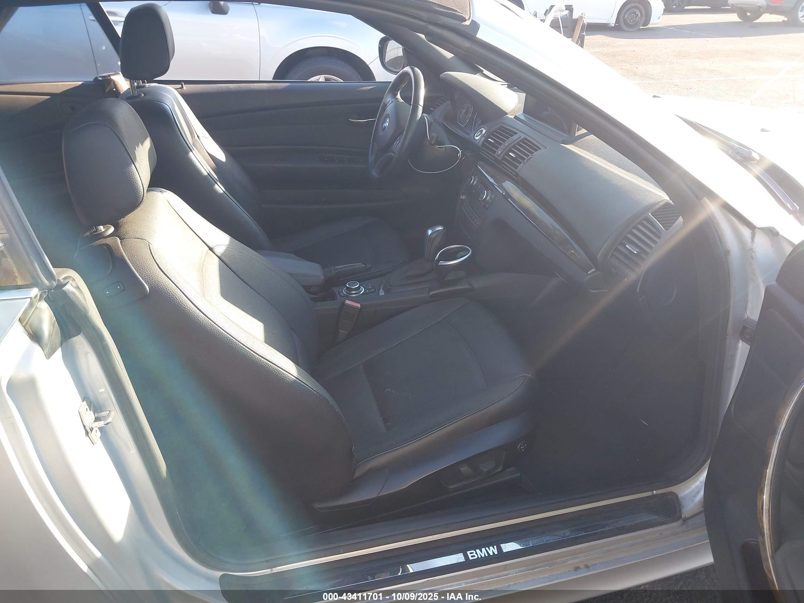 2011 Bmw 128i   Silver vin: WBAUN1C59BVH82966