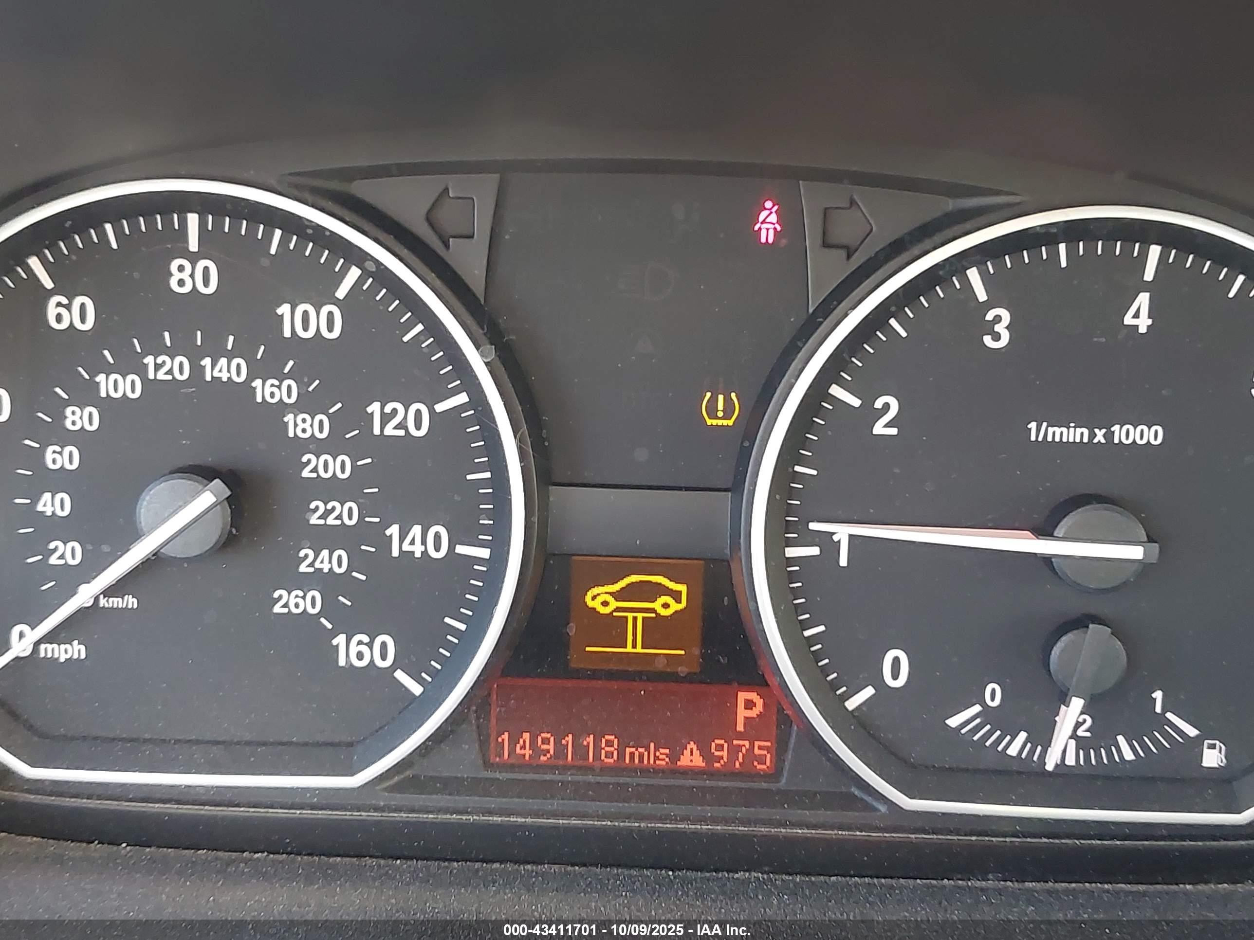 2011 Bmw 128i   Silver vin: WBAUN1C59BVH82966