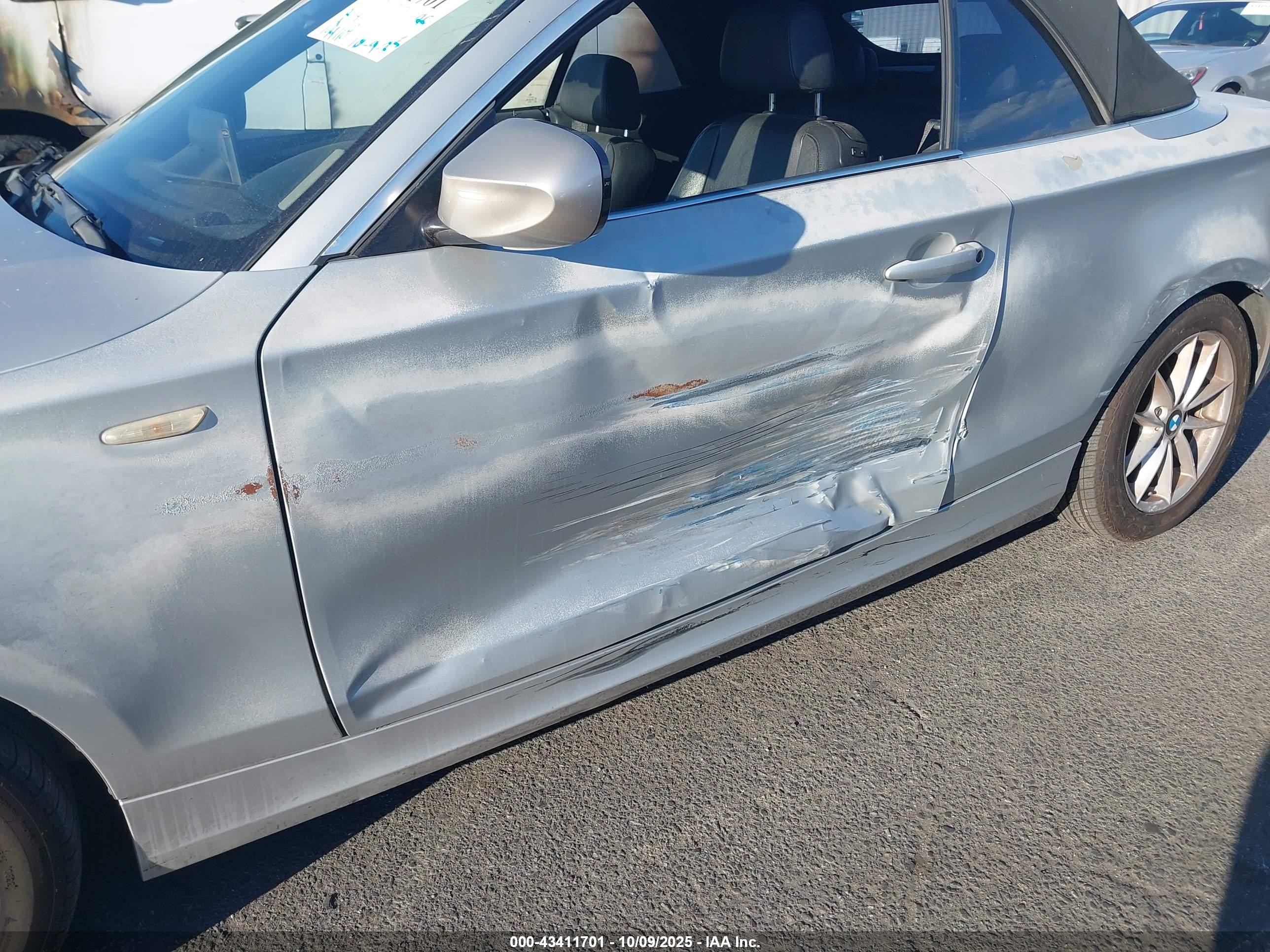 2011 Bmw 128i   Silver vin: WBAUN1C59BVH82966