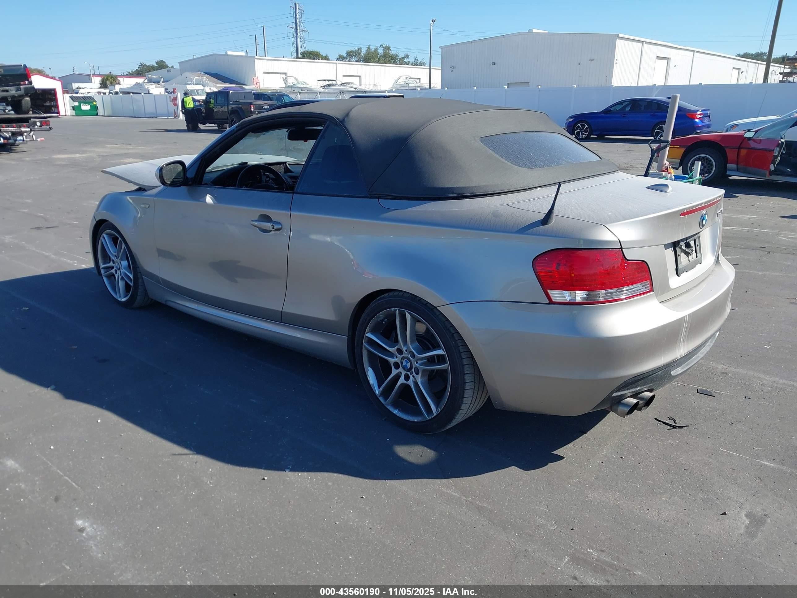 2011 Bmw 135i   Silver vin: WBAUN7C51BVM24602