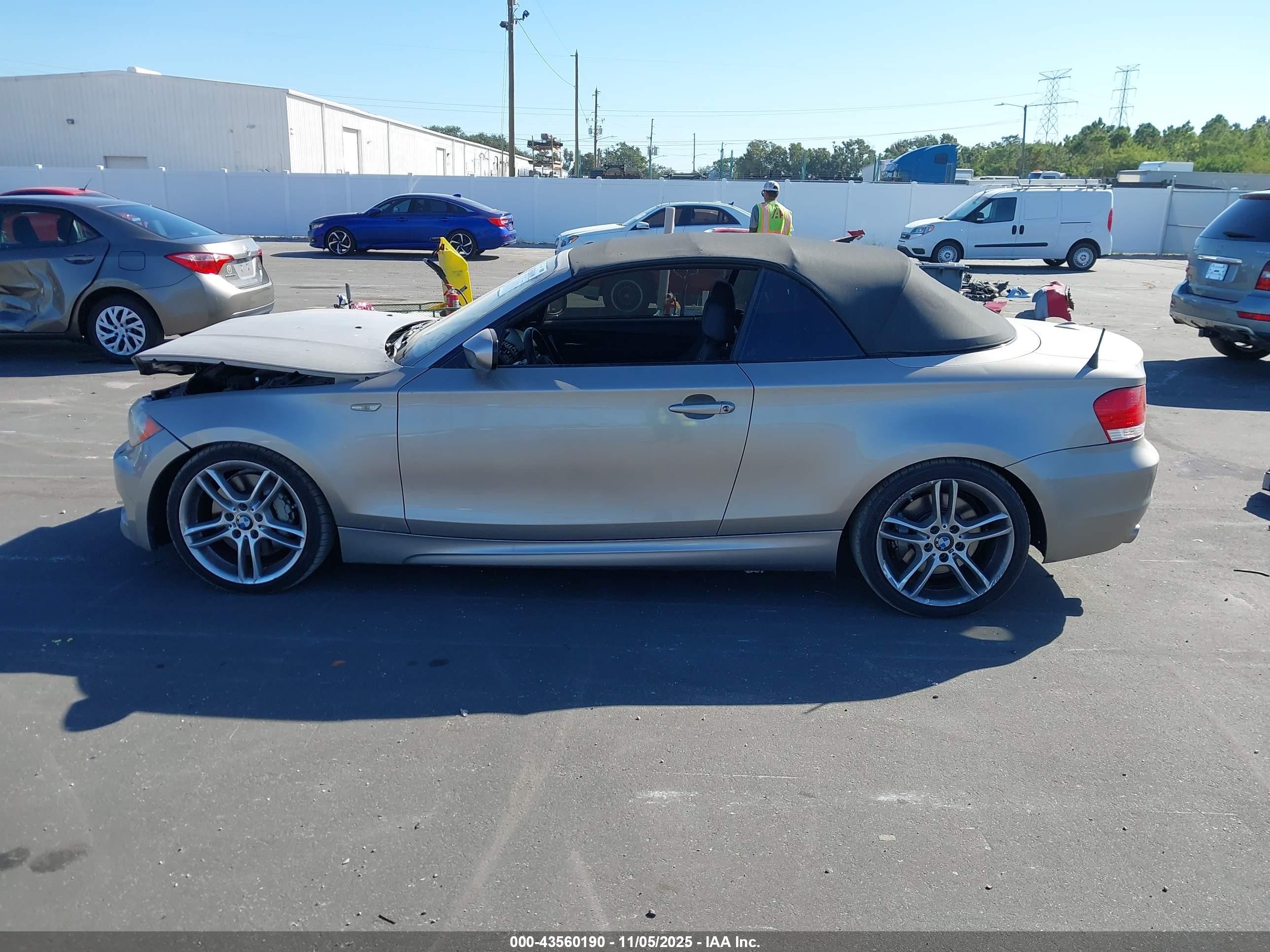 2011 Bmw 135i   Silver vin: WBAUN7C51BVM24602