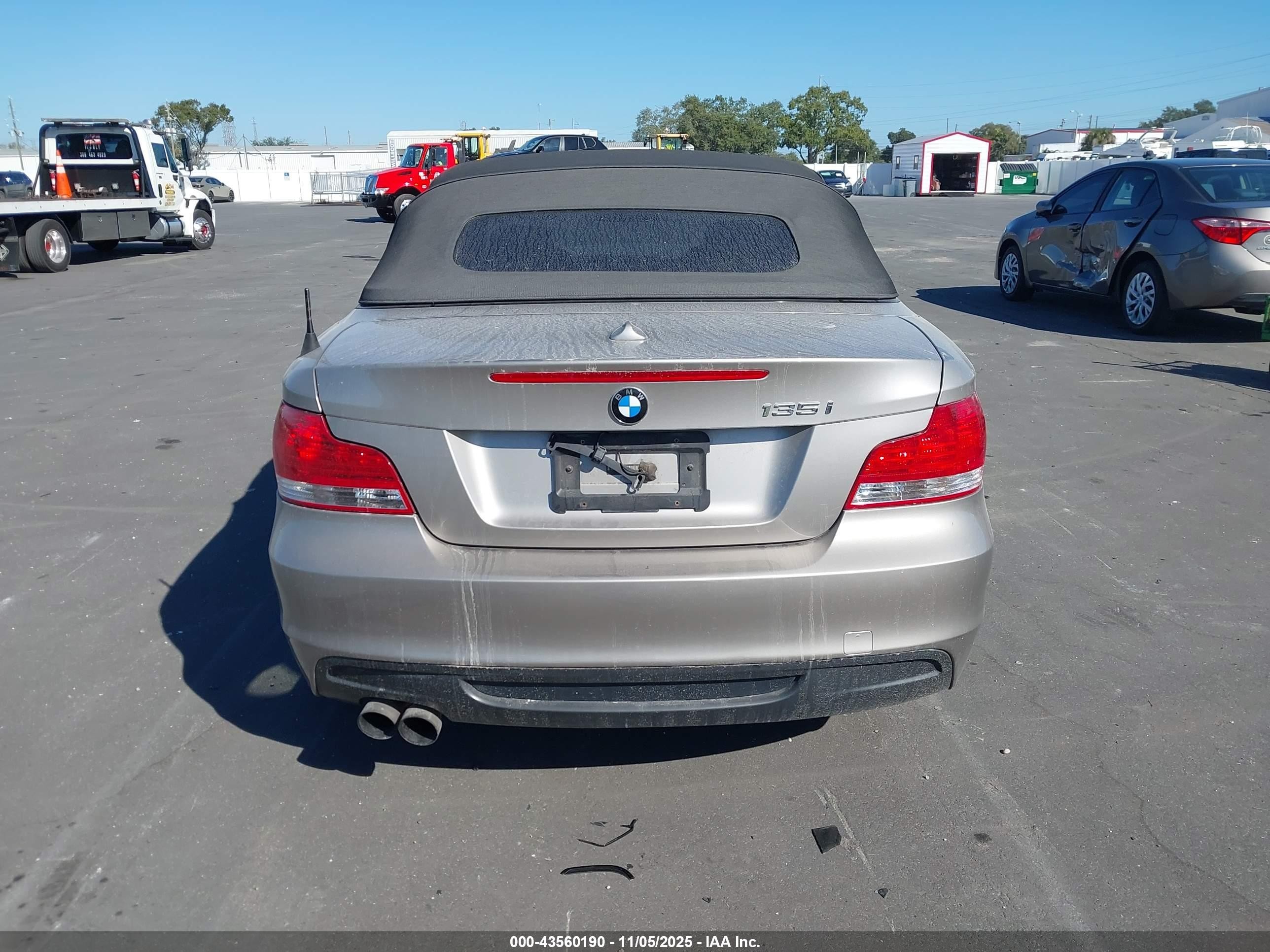 2011 Bmw 135i   Silver vin: WBAUN7C51BVM24602
