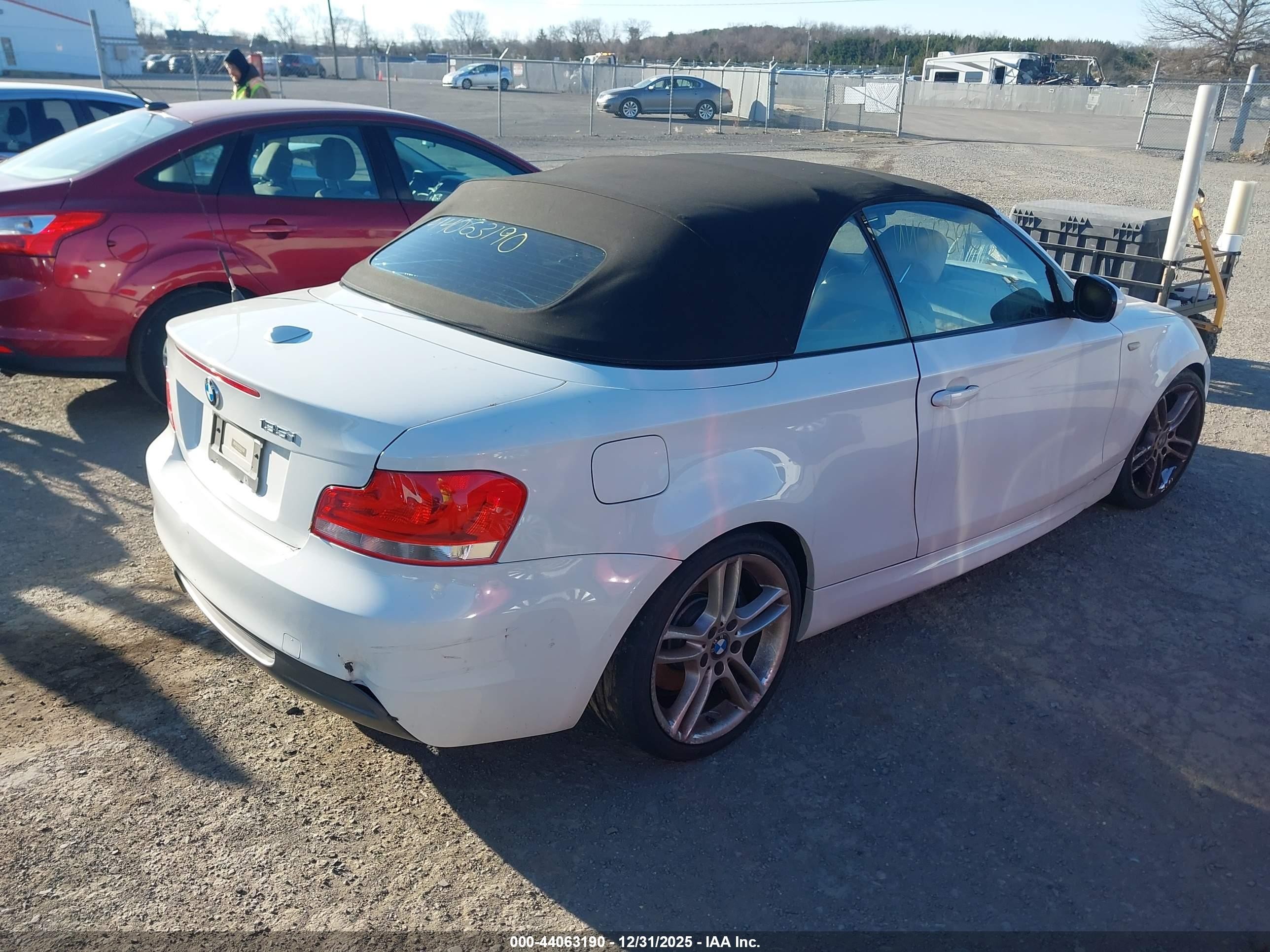 2012 Bmw 135i   White vin: WBAUN7C52CVM25677