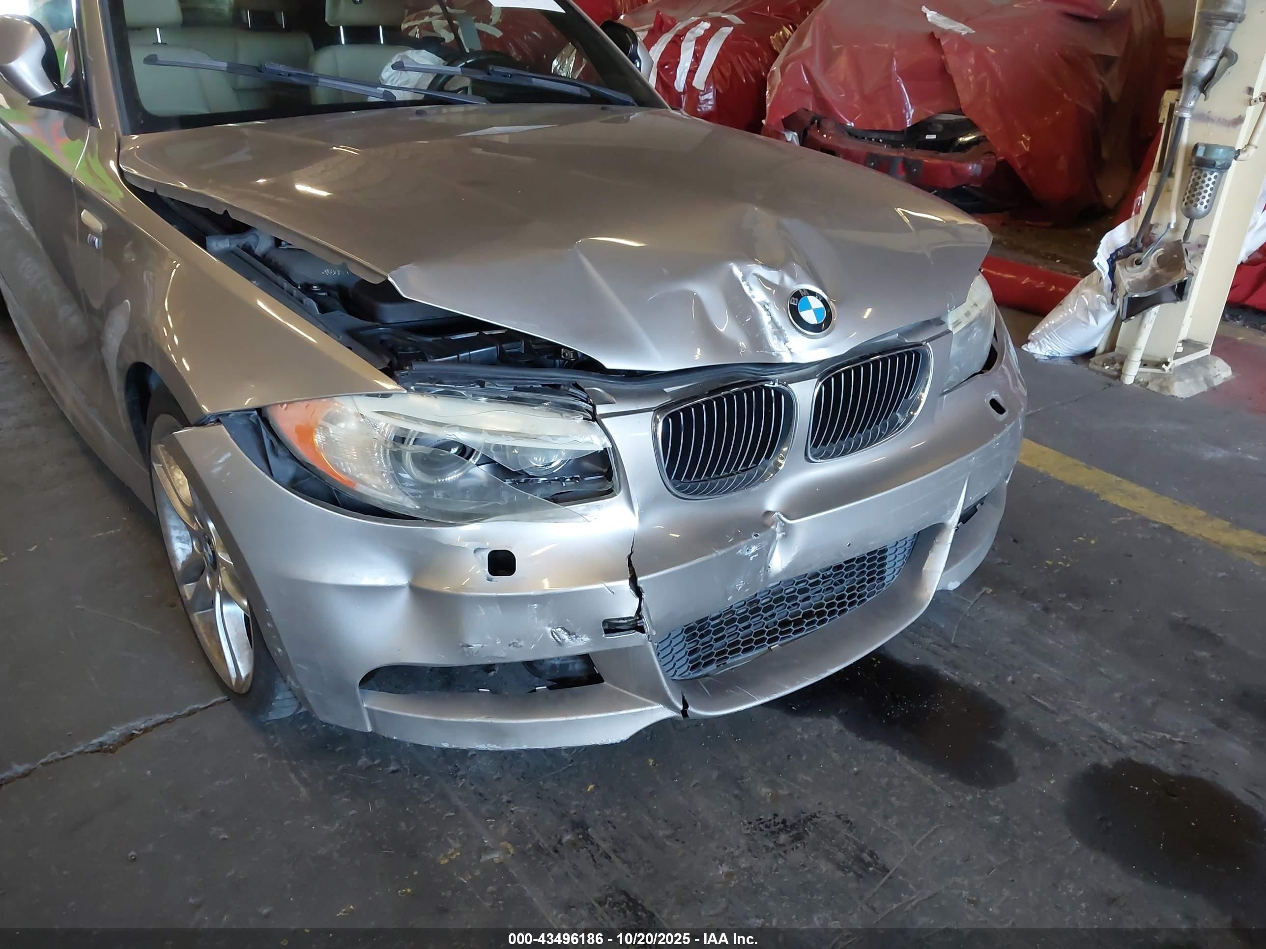 2012 Bmw 135i   Серебряный vin: WBAUN7C53CVM26496