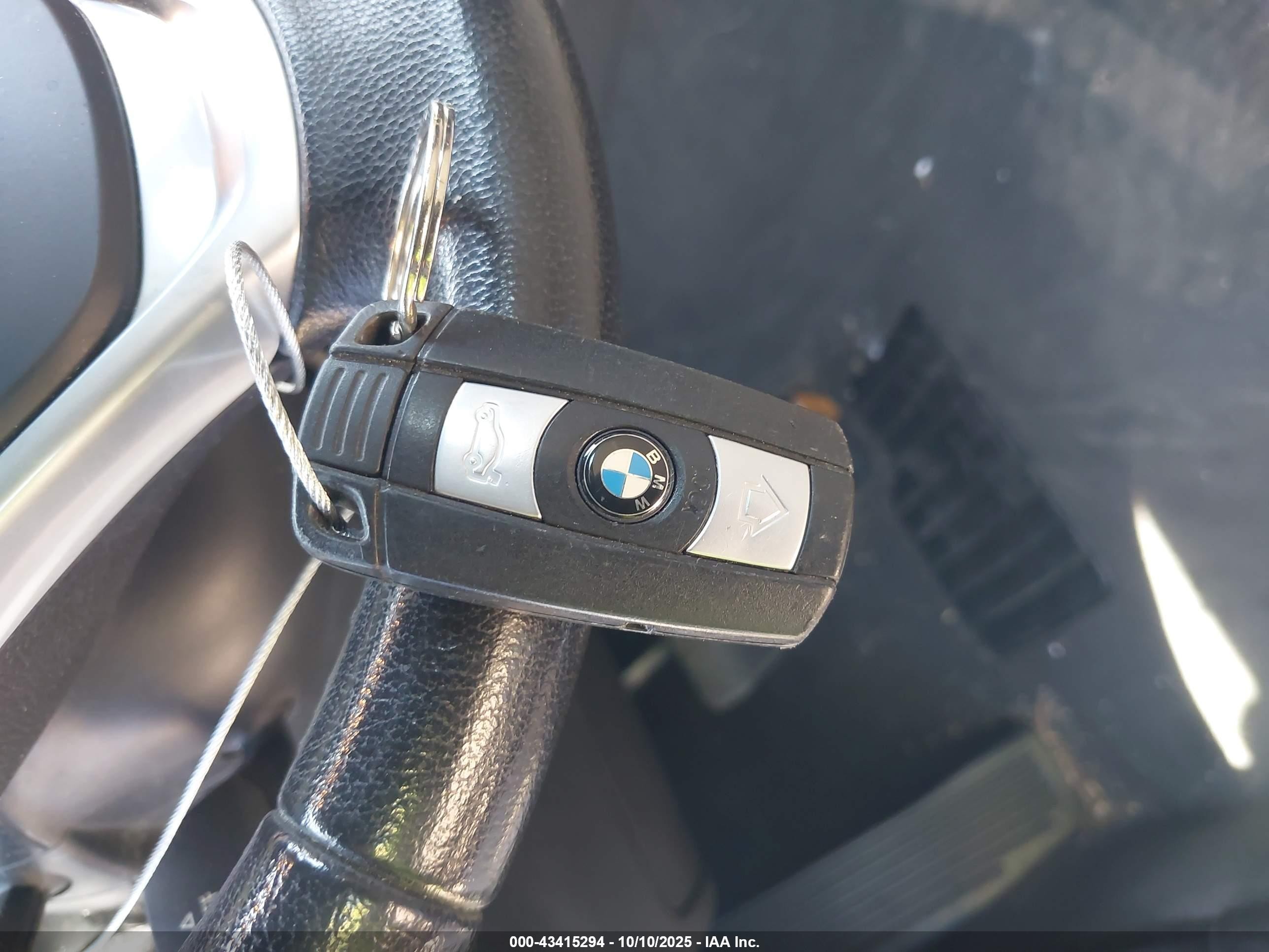 2012 Bmw 135i   White vin: WBAUN7C55CVM26600
