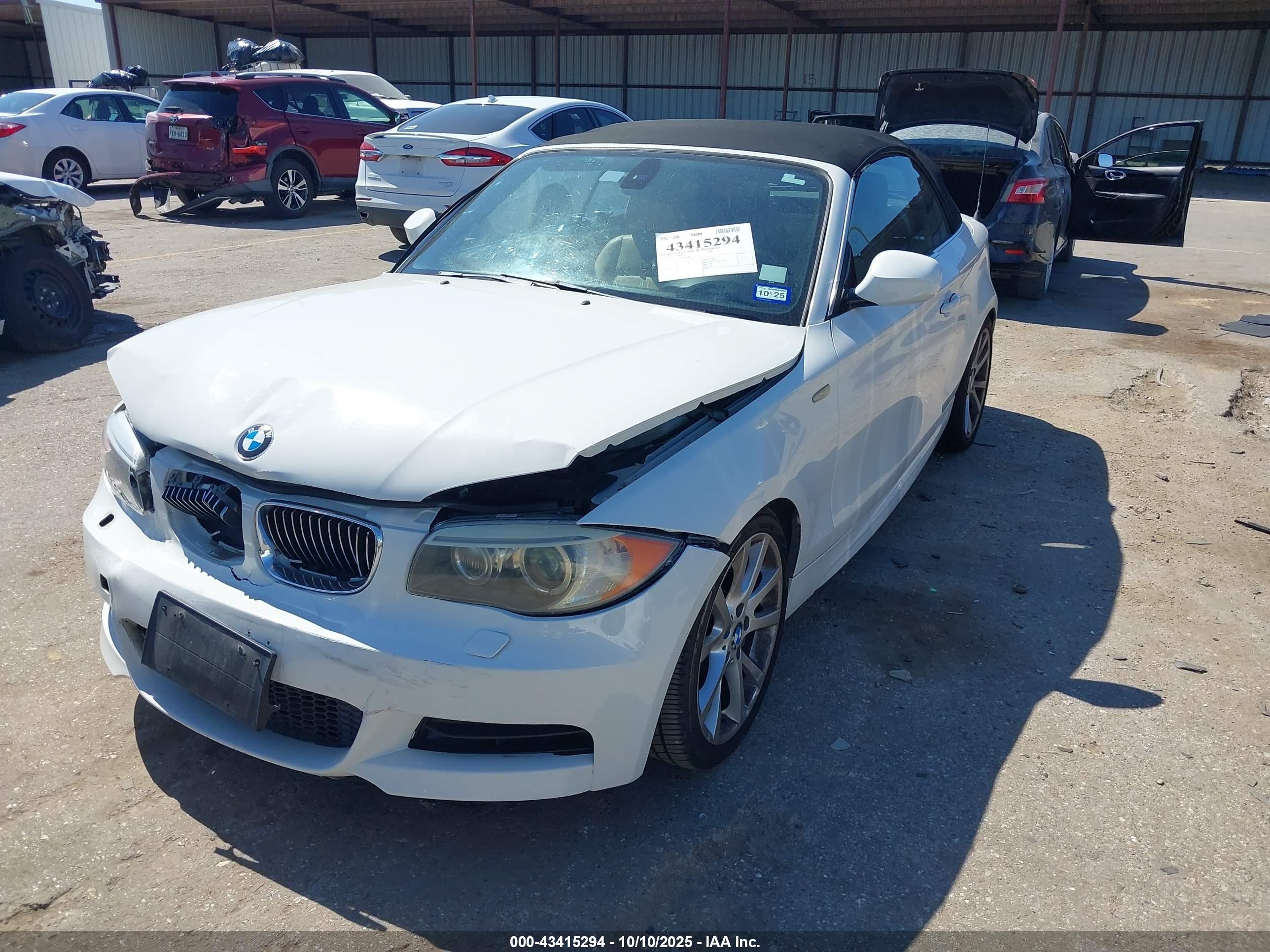 2012 Bmw 135i   White vin: WBAUN7C55CVM26600