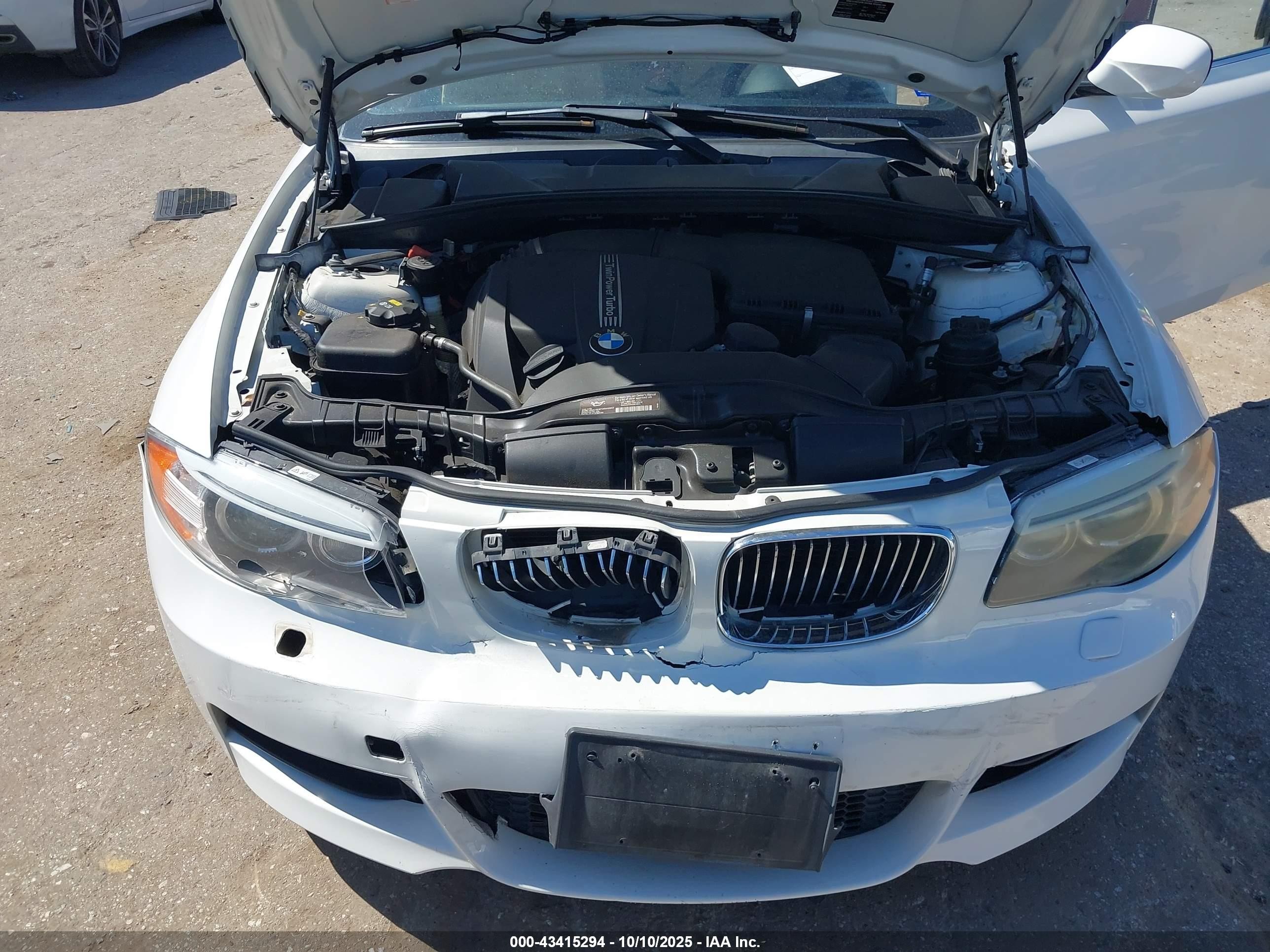 2012 Bmw 135i   White vin: WBAUN7C55CVM26600