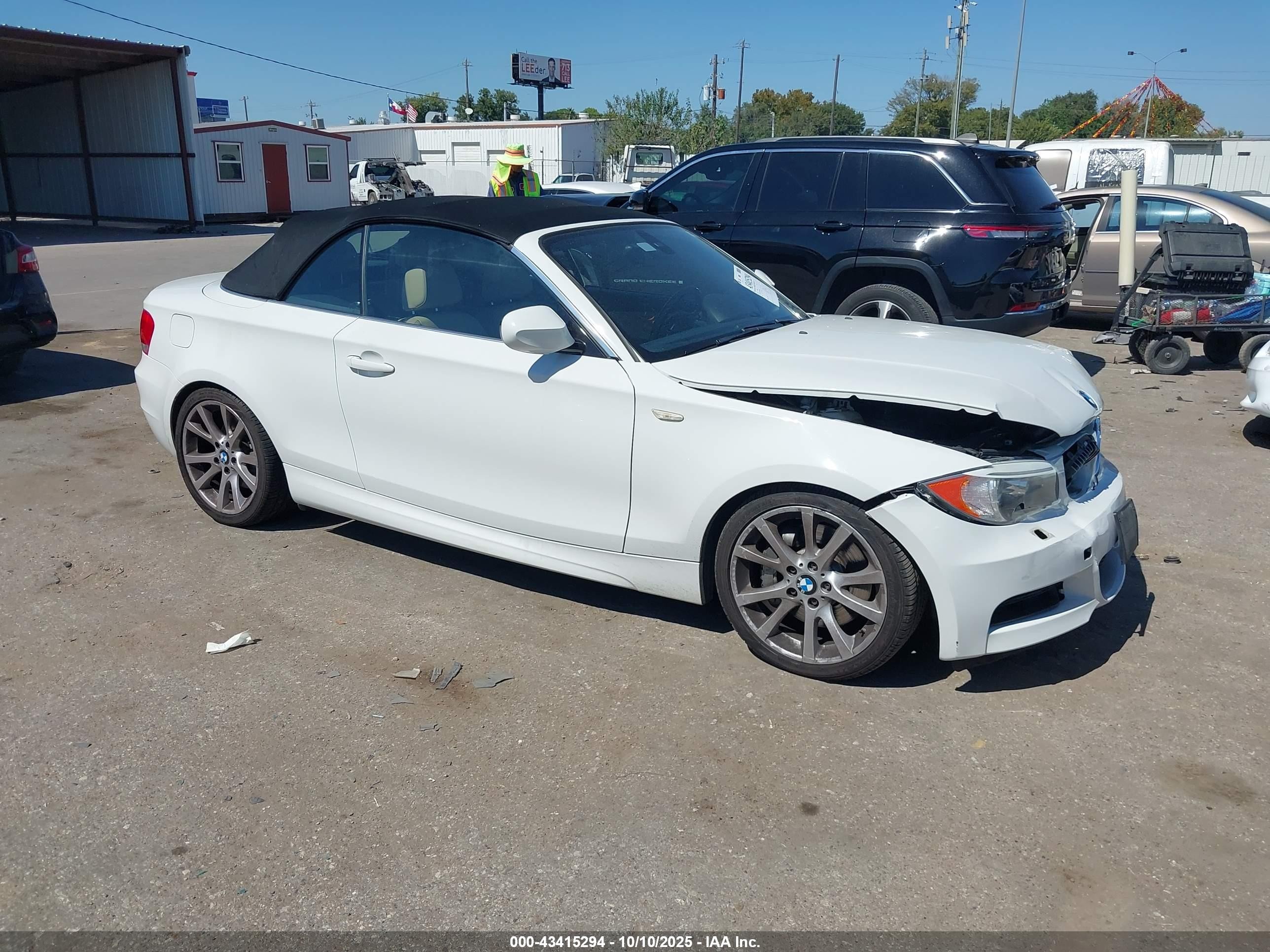 2012 Bmw 135i   White vin: WBAUN7C55CVM26600