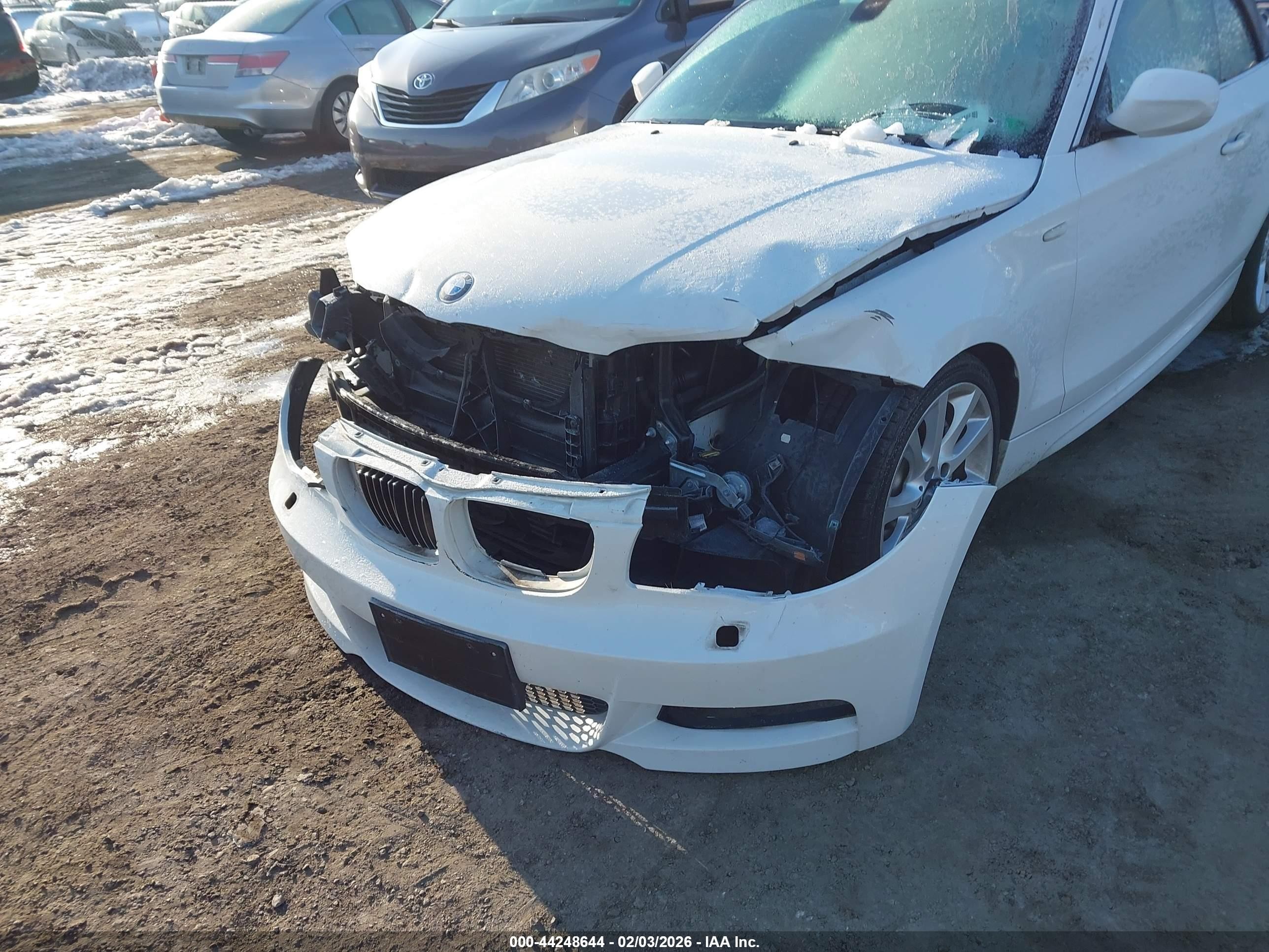 2013 Bmw 135i   Белый vin: WBAUN7C55DVM27912