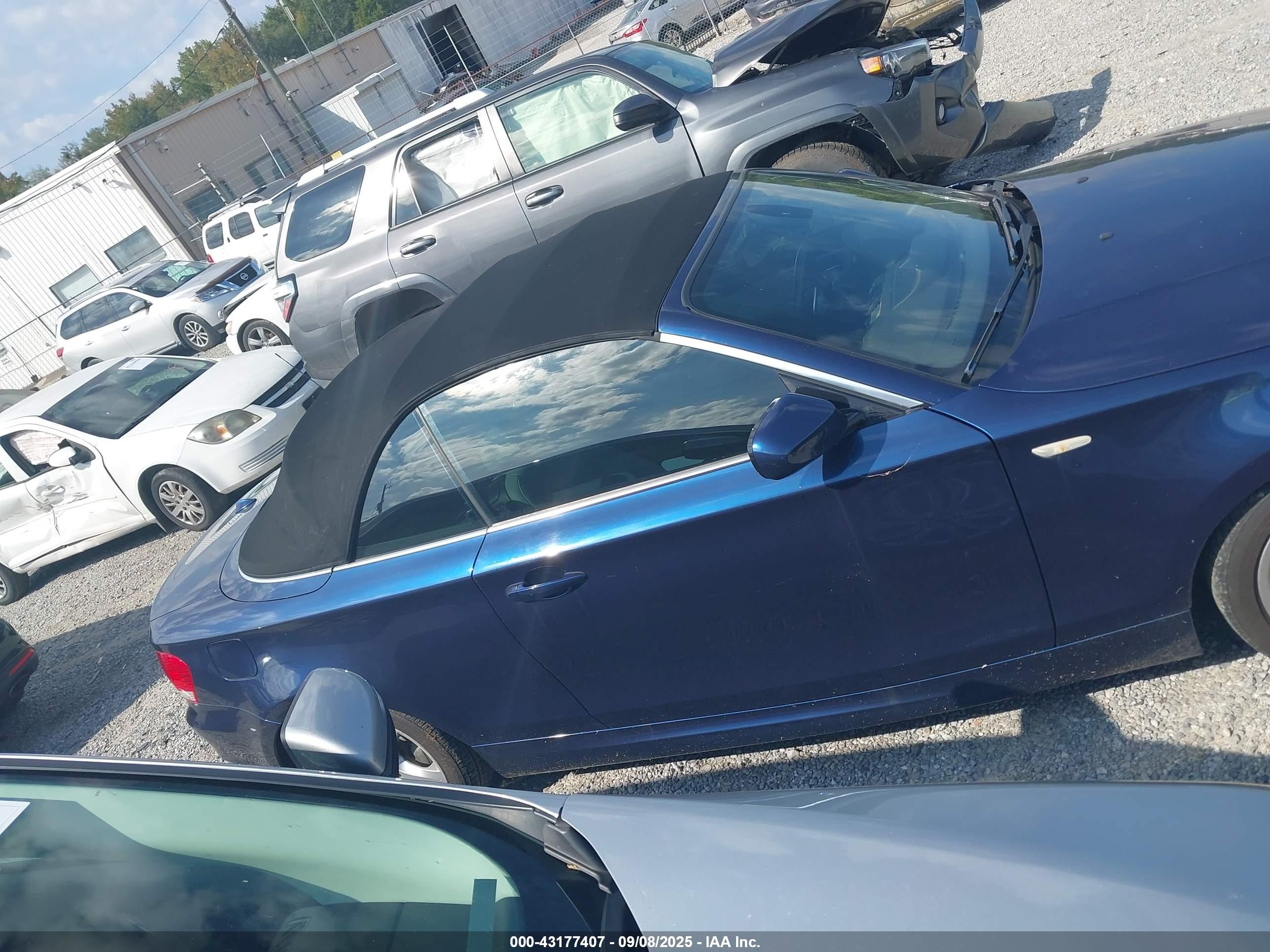 2011 Bmw 135i   Blue vin: WBAUN7C56BVM25423