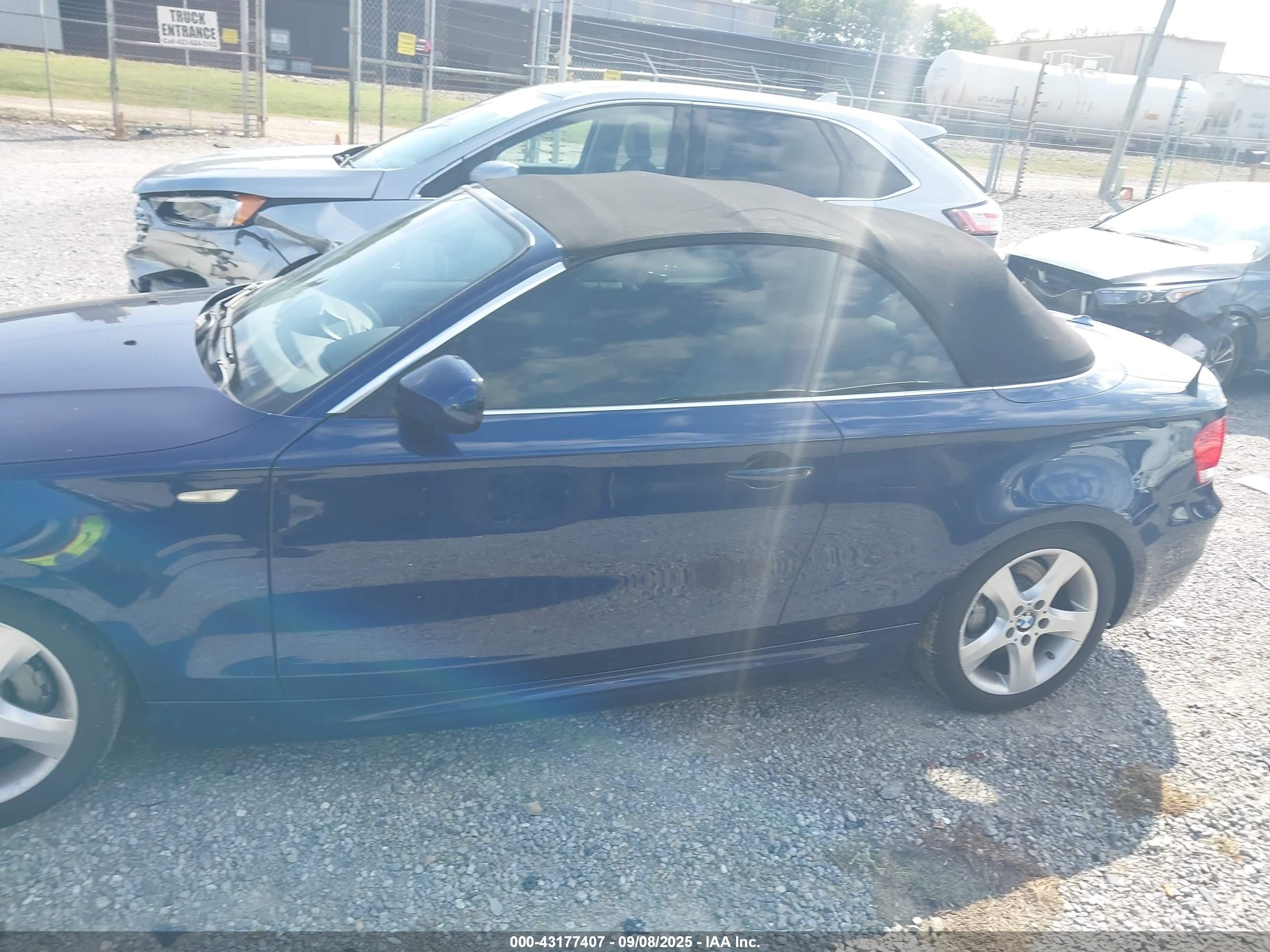 2011 Bmw 135i   Blue vin: WBAUN7C56BVM25423