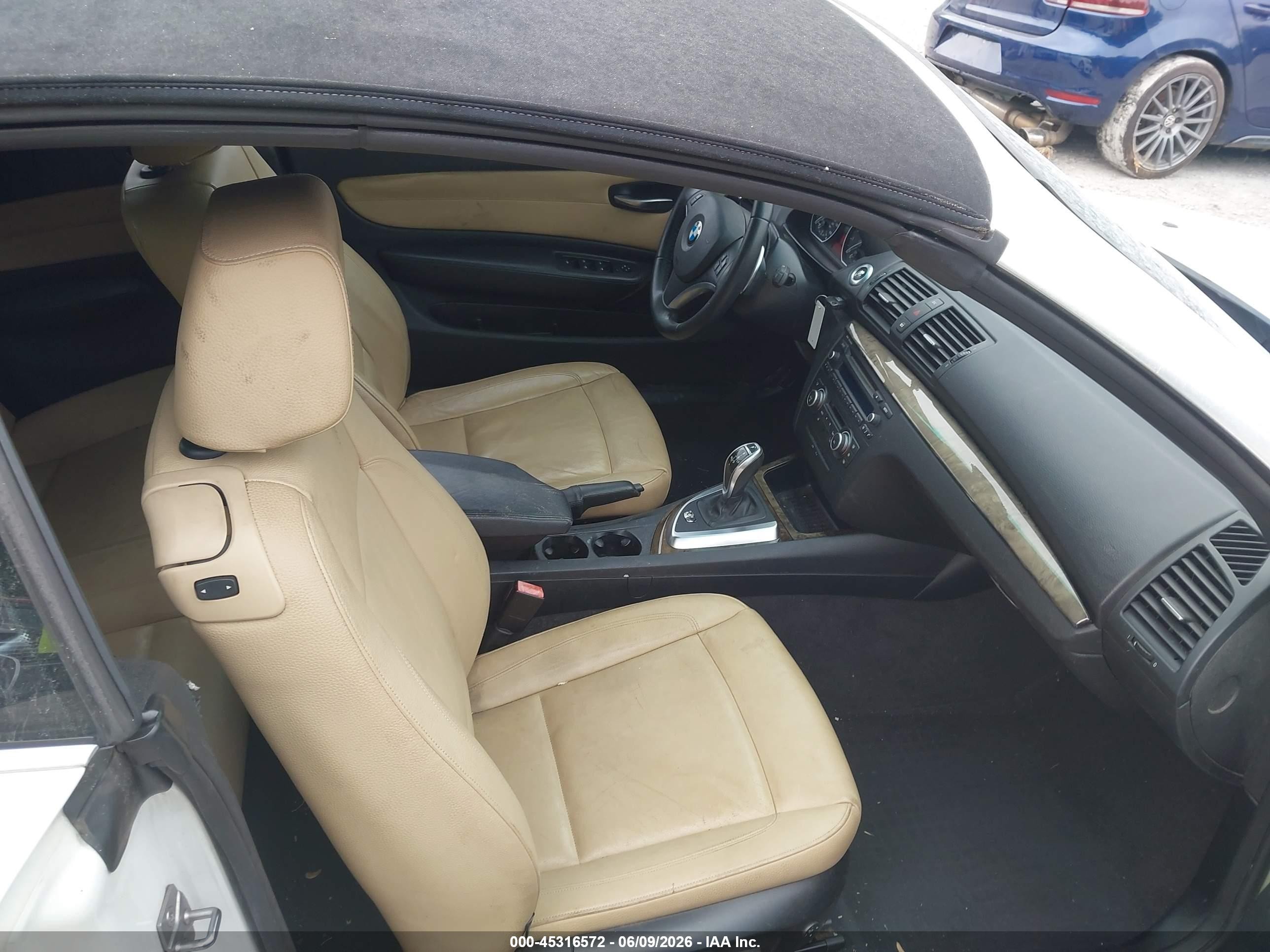 2011 Bmw 135i   White vin: WBAUN7C56BVM25499