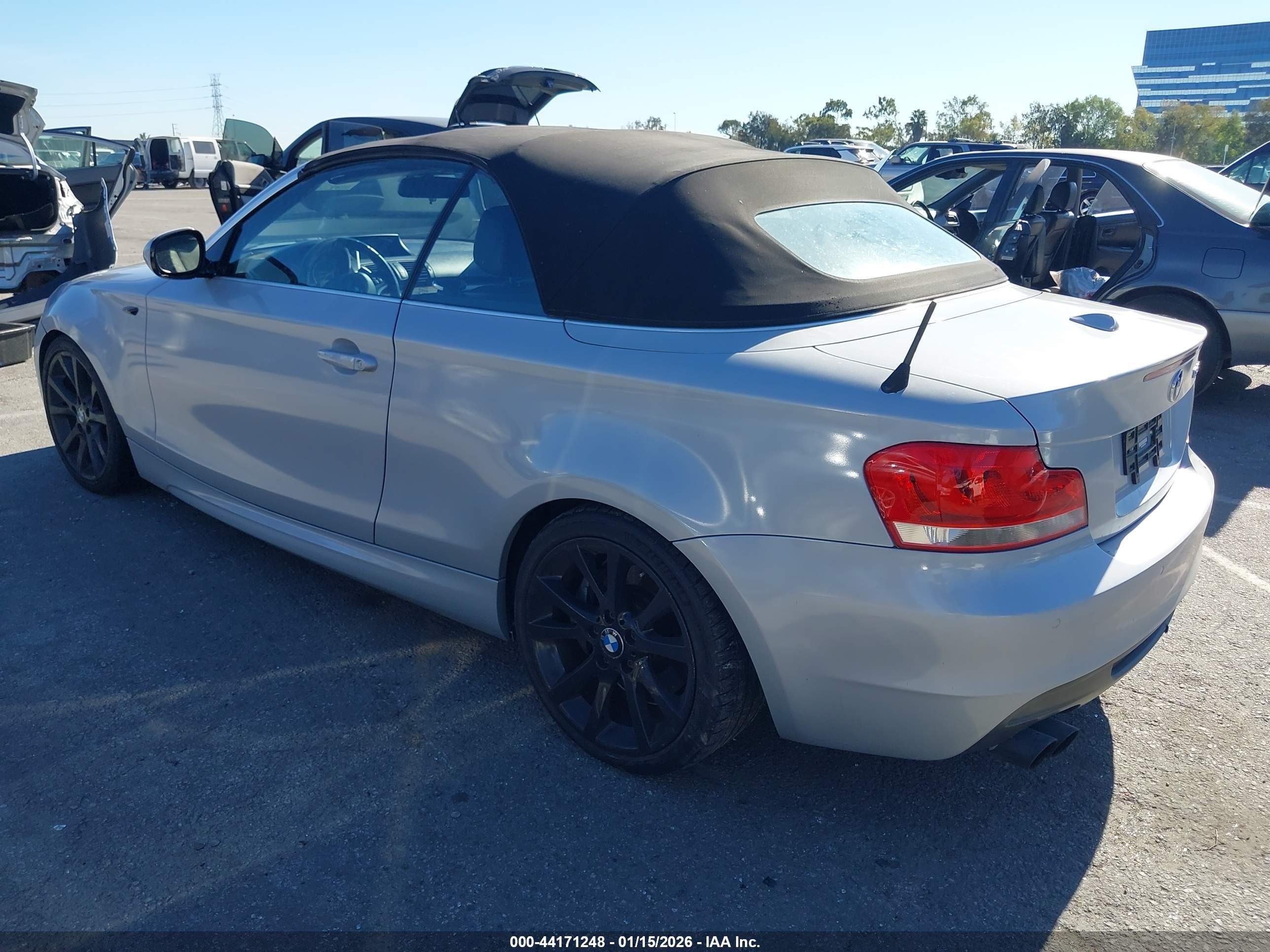 2013 Bmw 135i   Серебряный vin: WBAUN7C56DVM27109