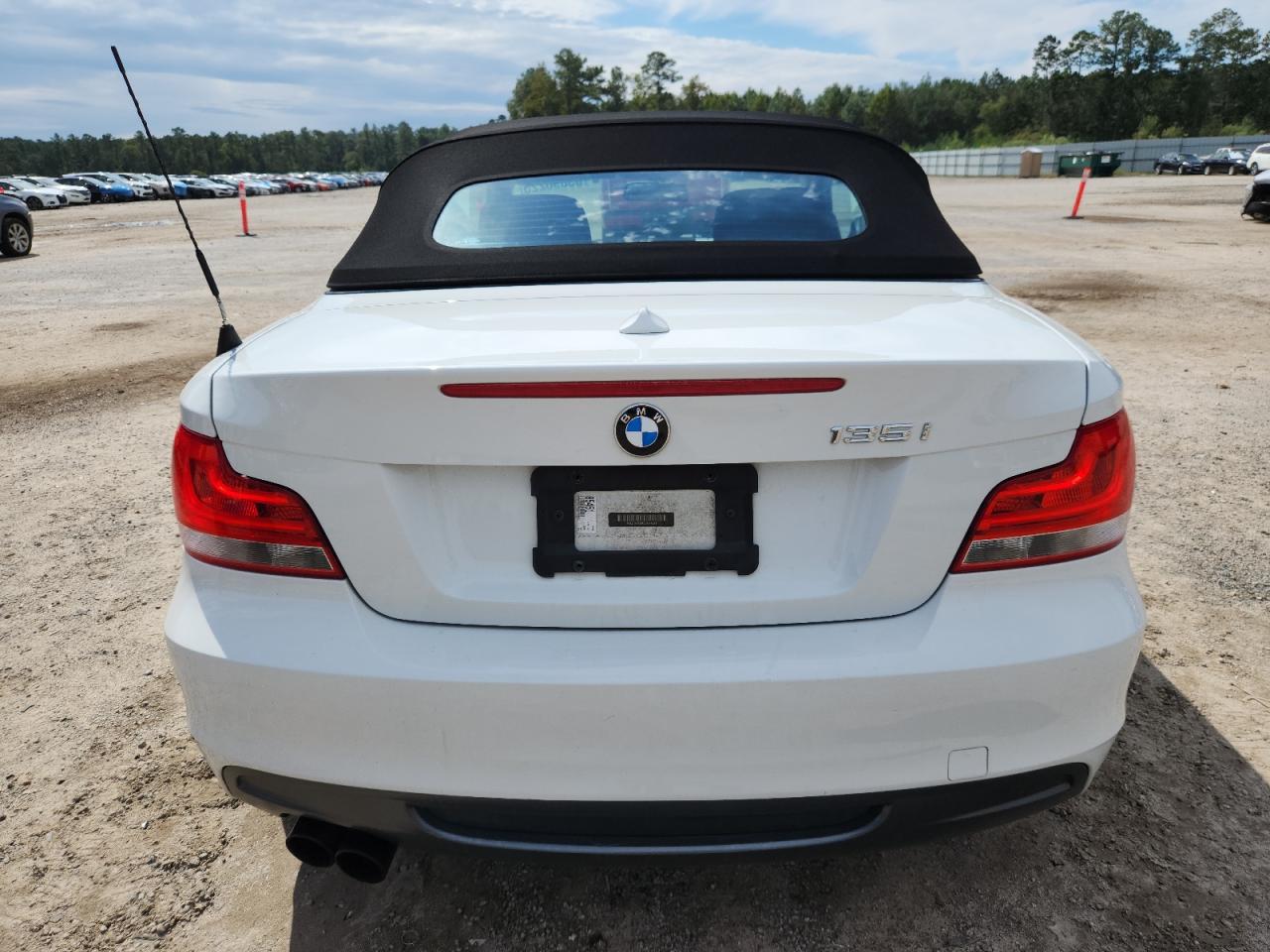 2012 Bmw 135 I White vin: WBAUN7C58CVM26431