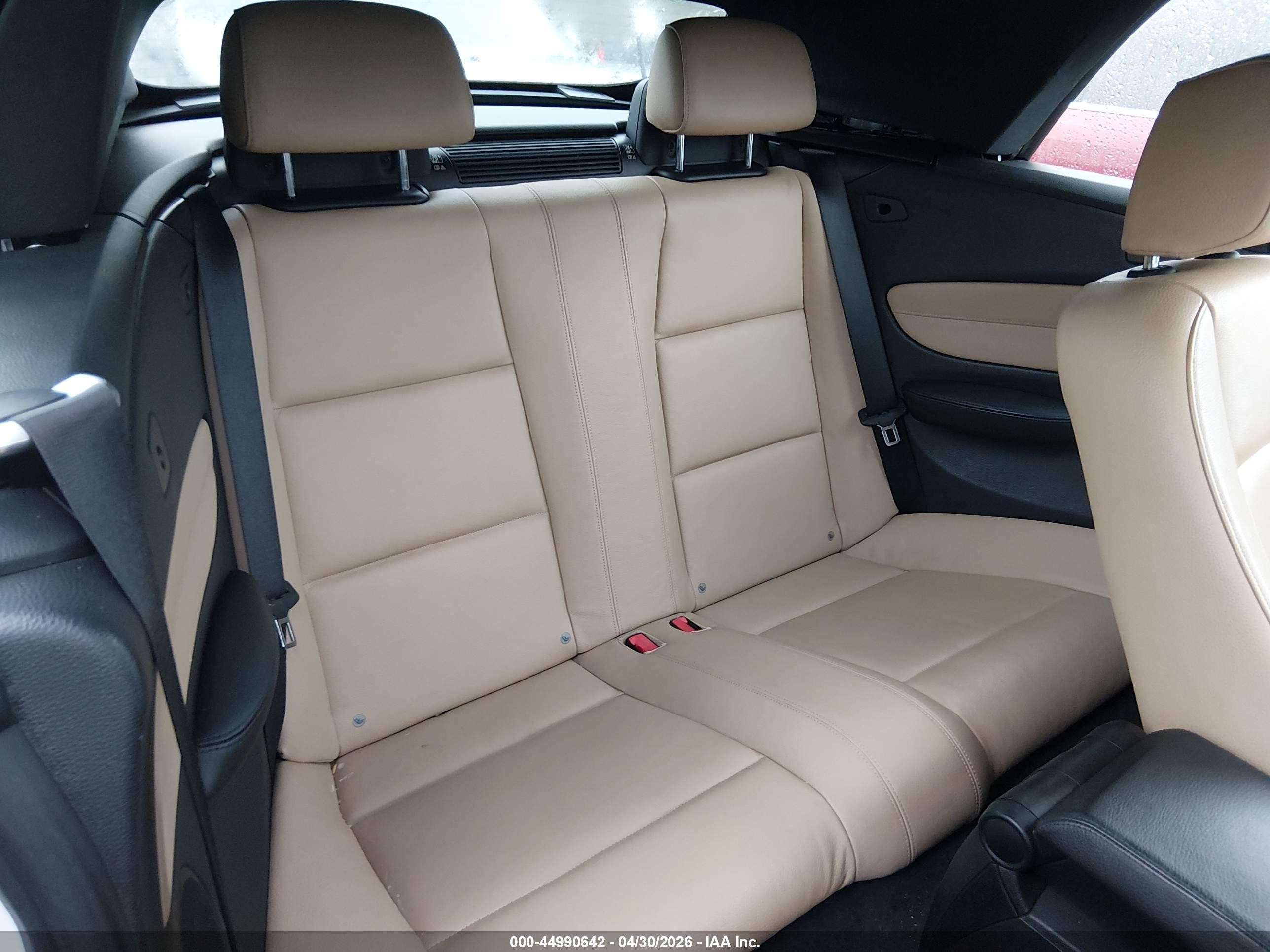2011 Bmw 135i   White vin: WBAUN7C59BVM25500