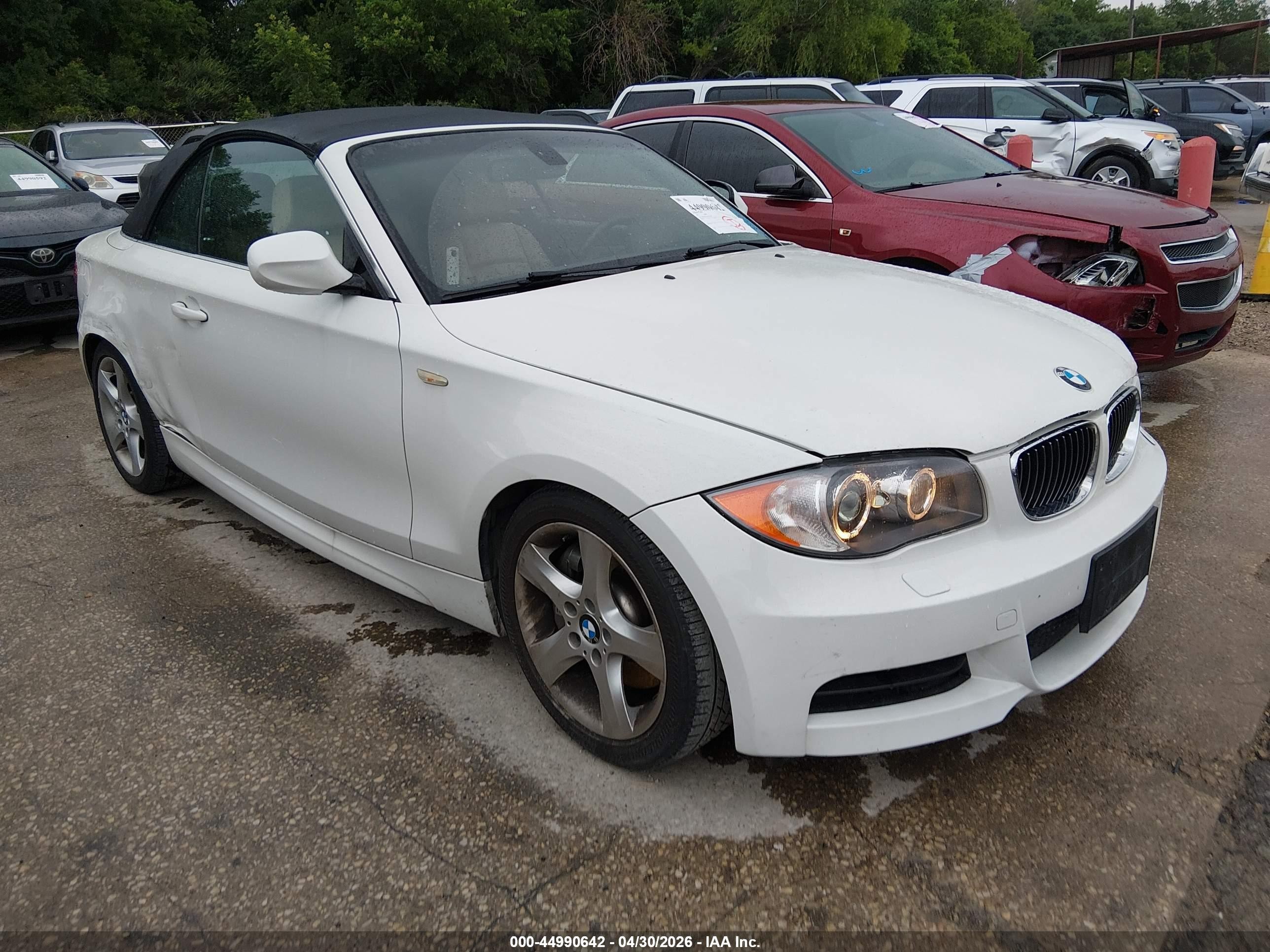 2011 Bmw 135i   White vin: WBAUN7C59BVM25500