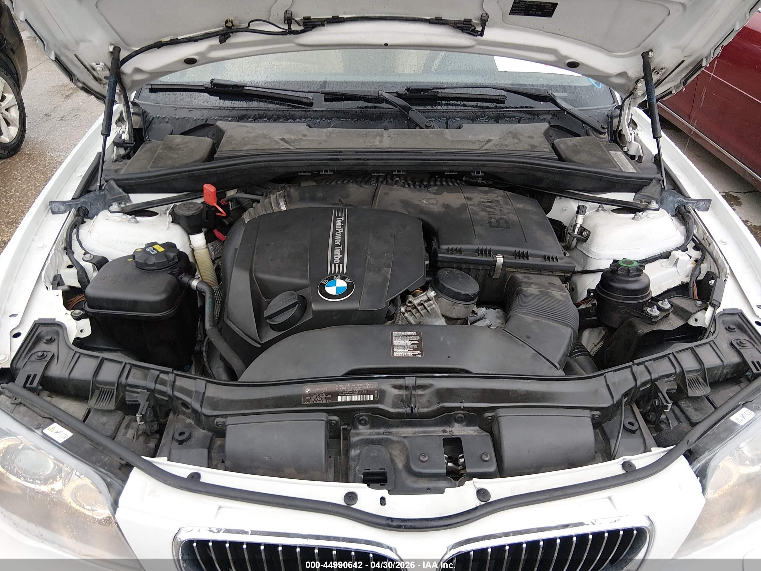 2011 Bmw 135i   White vin: WBAUN7C59BVM25500