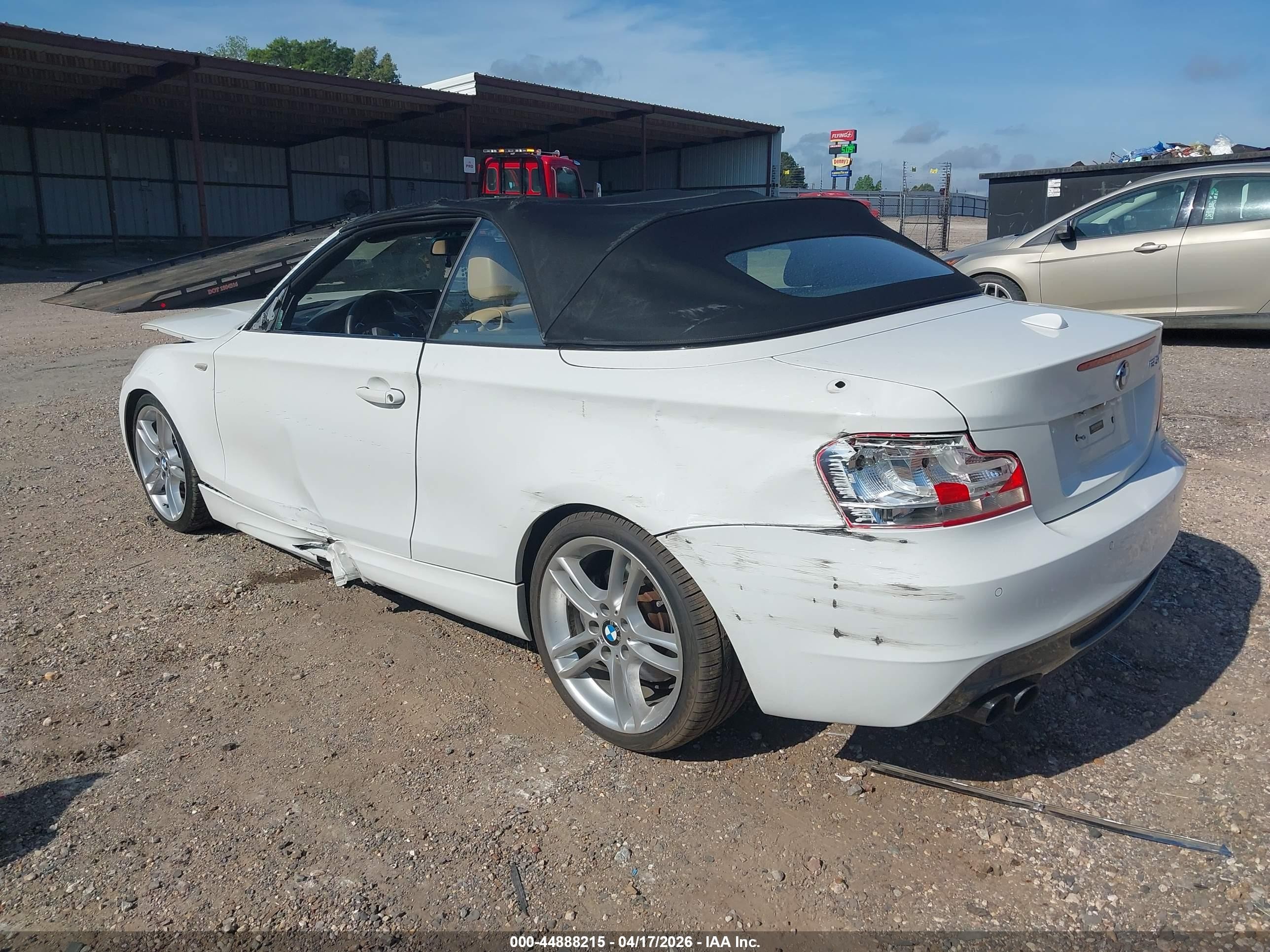 2013 Bmw 135i   White vin: WBAUN7C5XDVM28196
