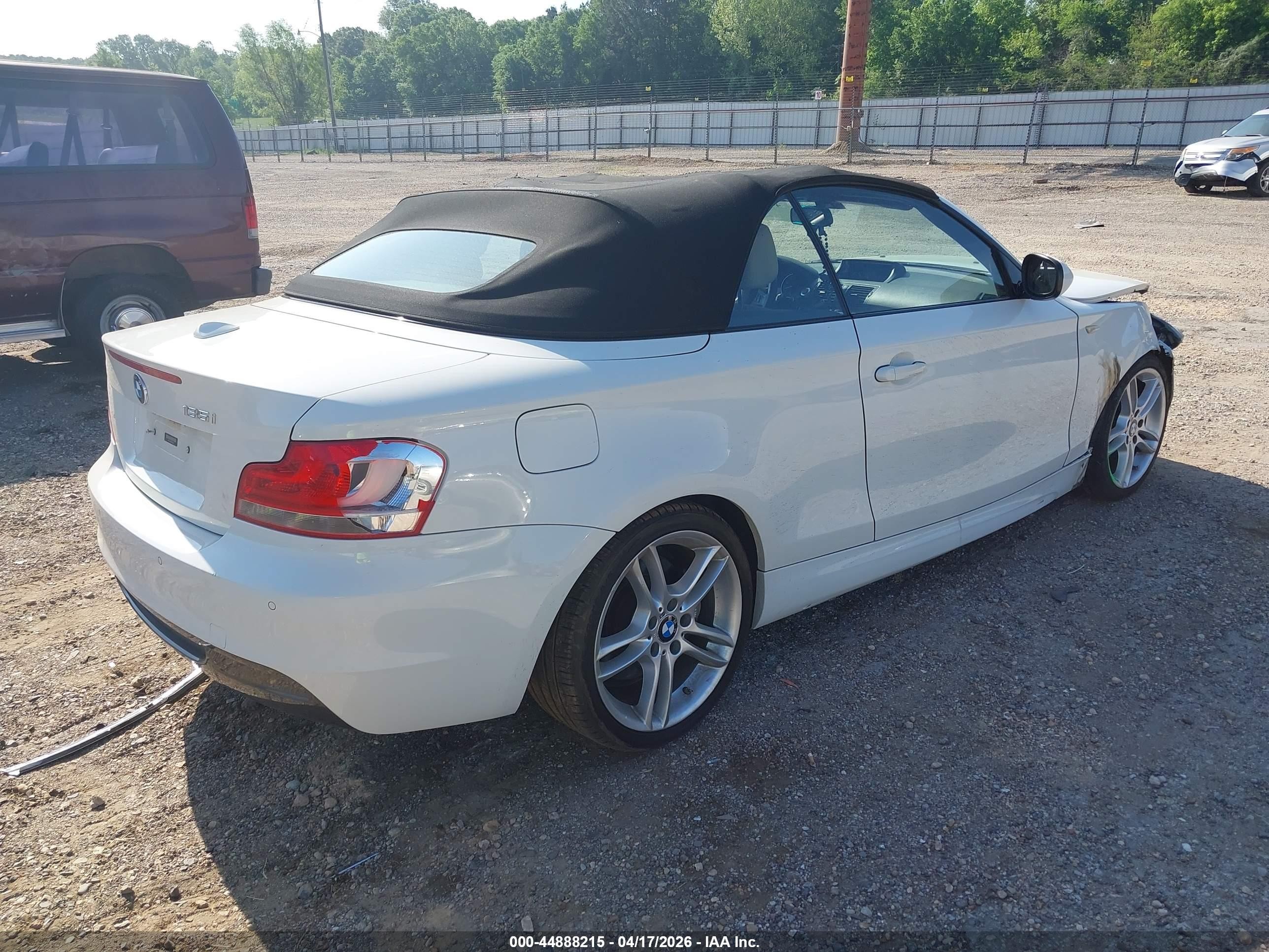 2013 Bmw 135i   White vin: WBAUN7C5XDVM28196