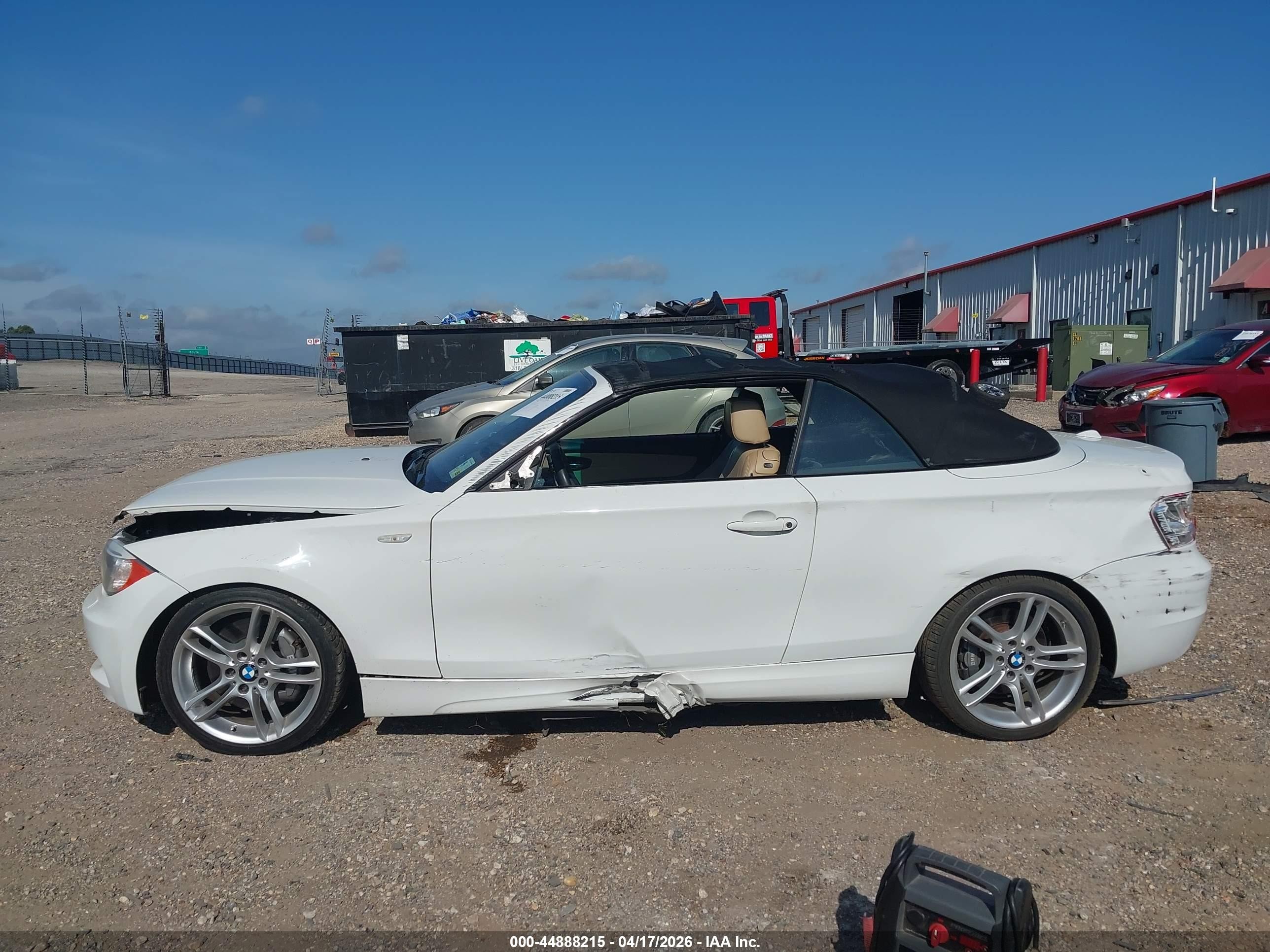 2013 Bmw 135i   White vin: WBAUN7C5XDVM28196
