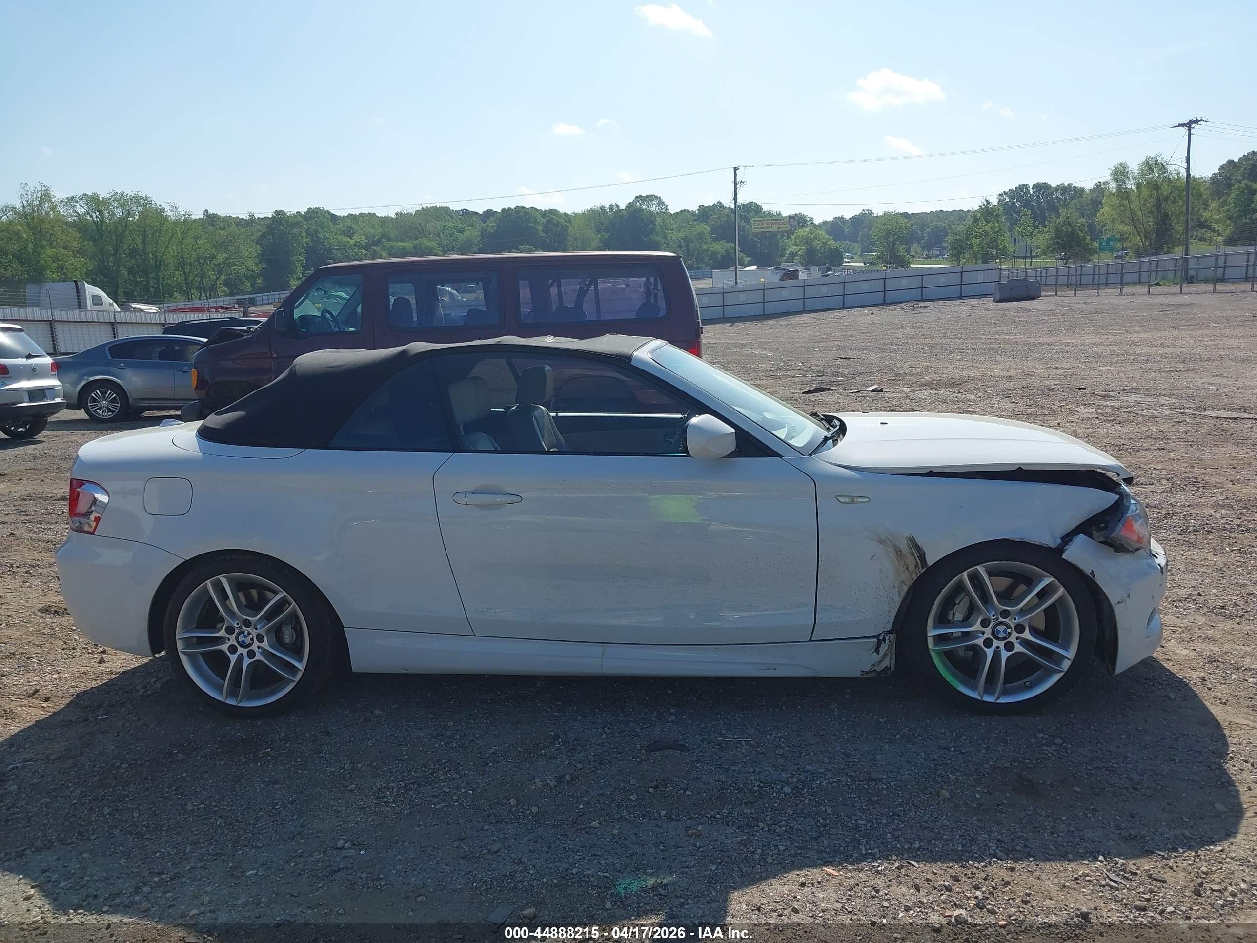 2013 Bmw 135i   White vin: WBAUN7C5XDVM28196