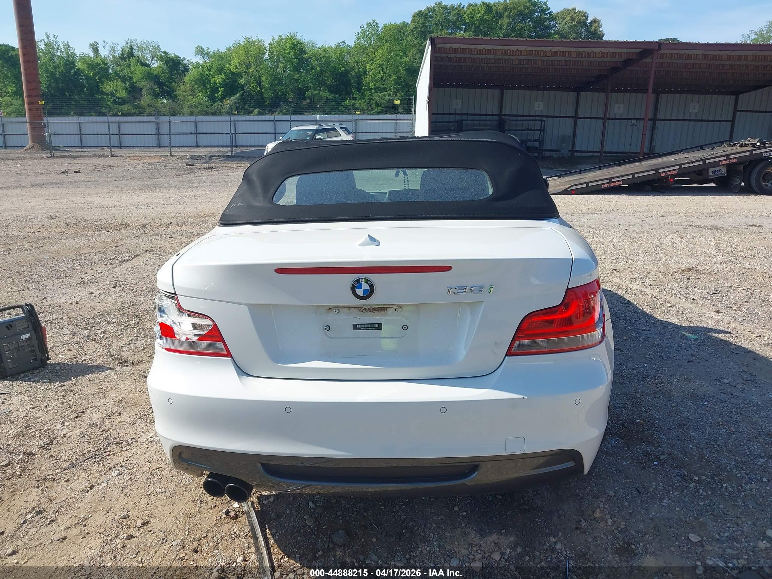 2013 Bmw 135i   White vin: WBAUN7C5XDVM28196