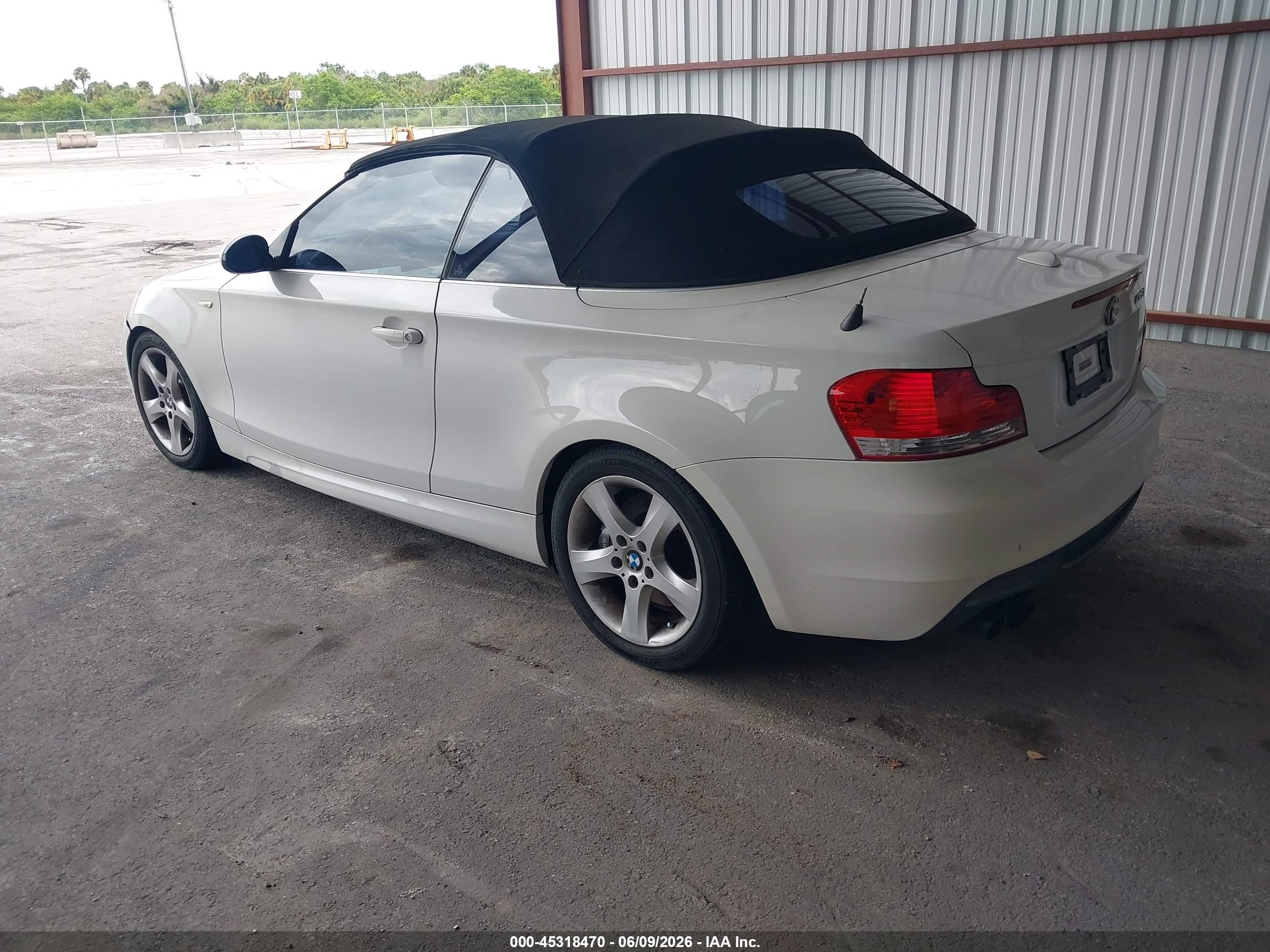 2008 Bmw 135i   White vin: WBAUN93508VF54989