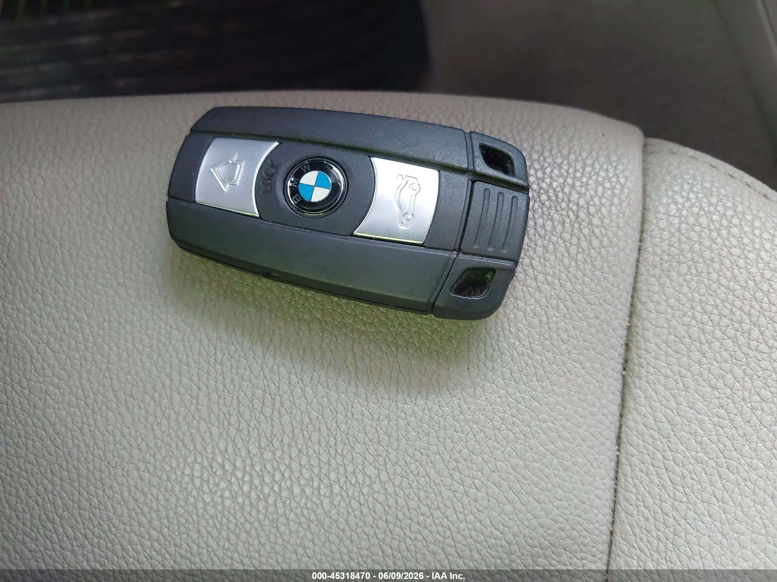 2008 Bmw 135i   White vin: WBAUN93508VF54989