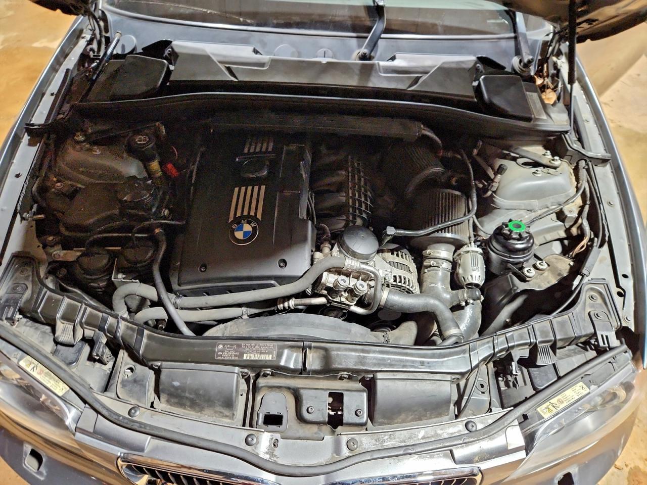 2009 Bmw 135 I Silver vin: WBAUN93509VE94617