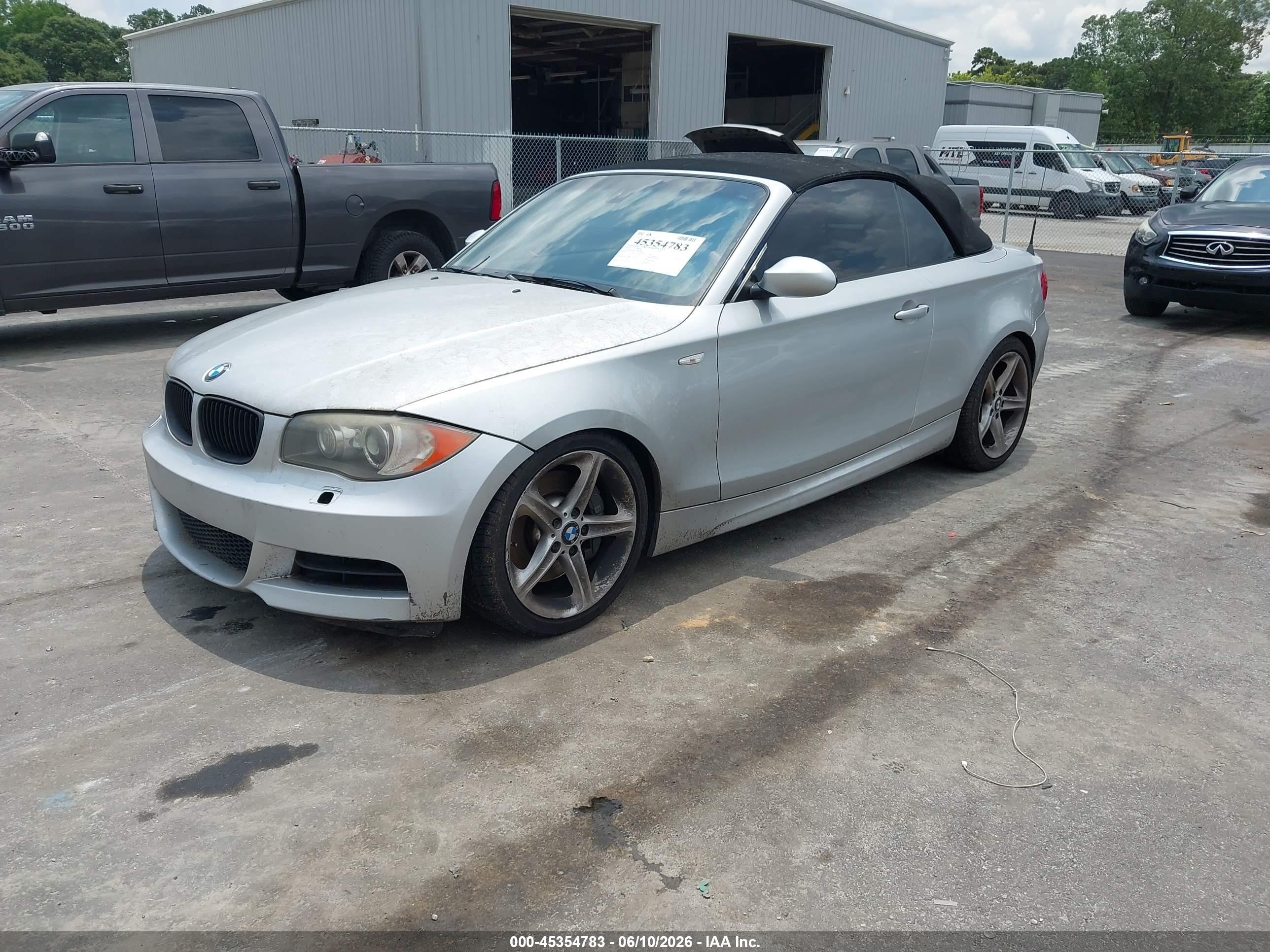 2009 Bmw 135i   White vin: WBAUN93519VK40069