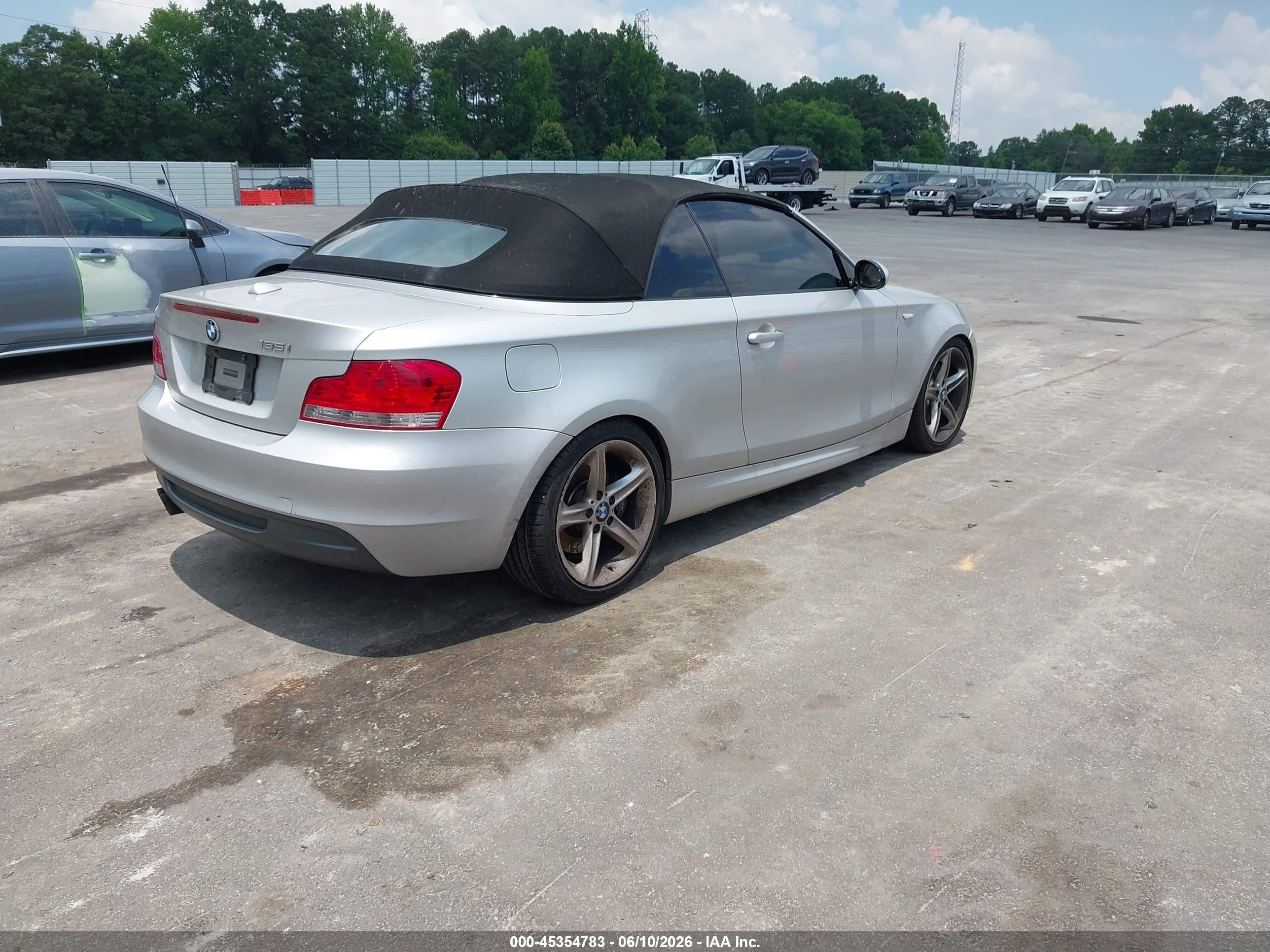 2009 Bmw 135i   White vin: WBAUN93519VK40069