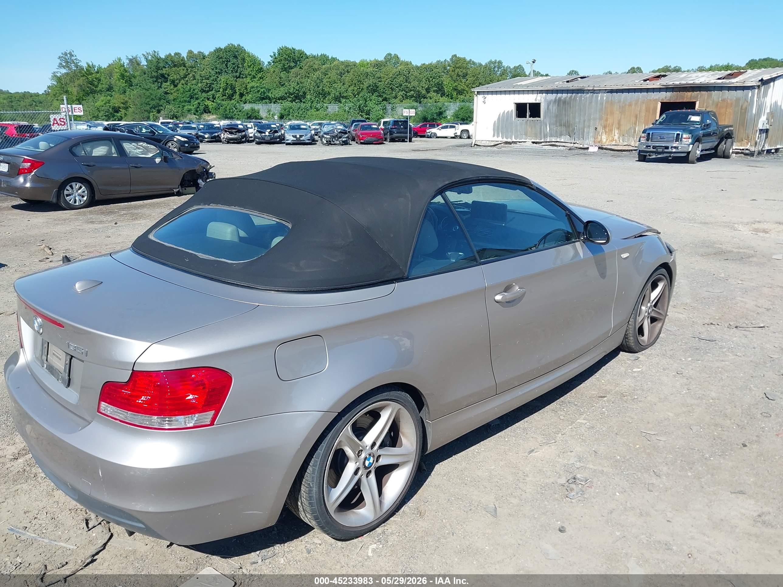 2009 Bmw 135i   Beige vin: WBAUN93529VK40260