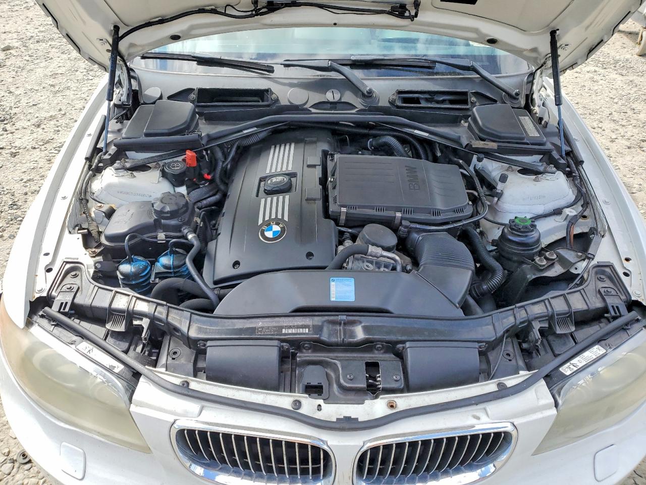 2009 Bmw 135 I Белый vin: WBAUN93539VK40042