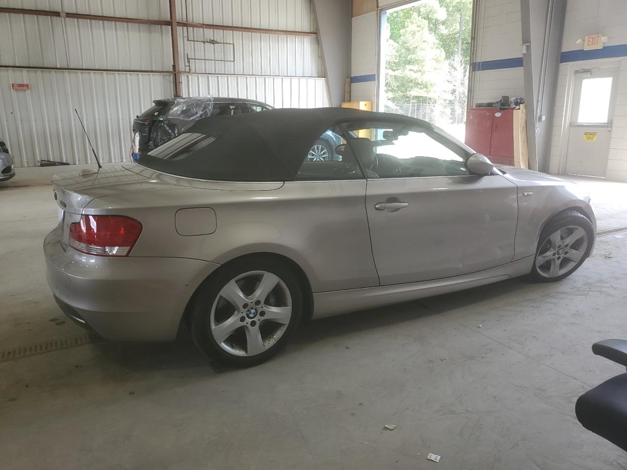 2009 Bmw 135 I Beige vin: WBAUN93539VK40185