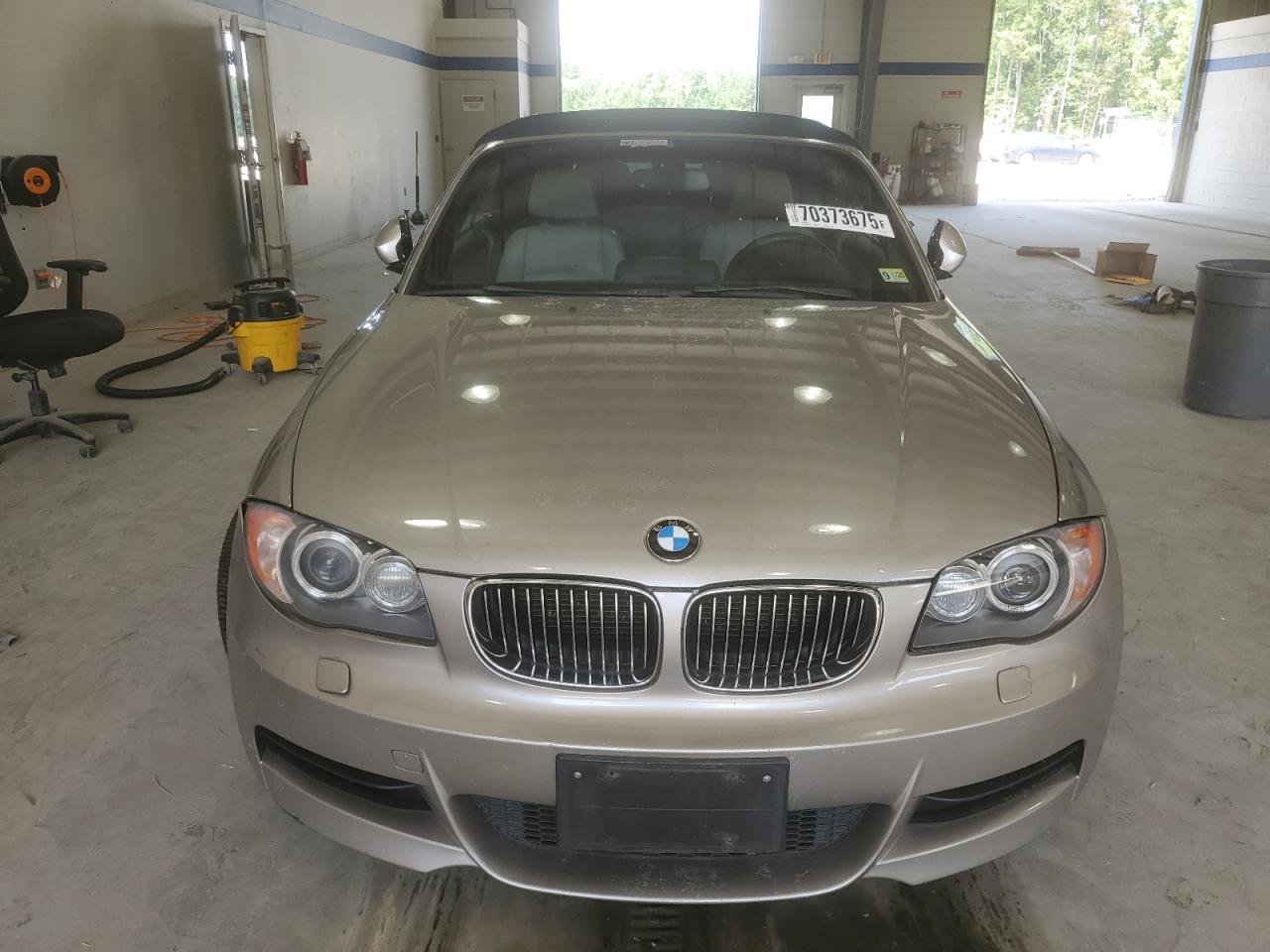 2009 Bmw 135 I Beige vin: WBAUN93539VK40185