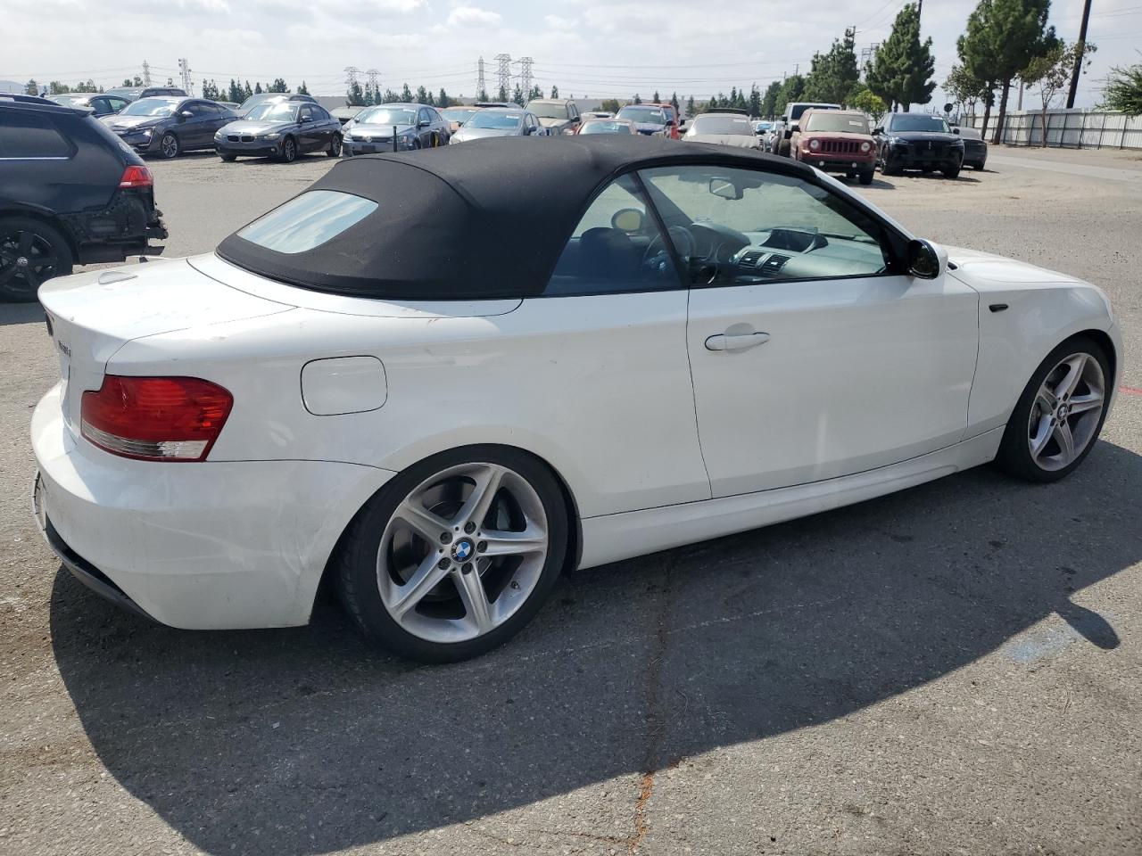 2009 Bmw 135 I Белый vin: WBAUN93549VK40406