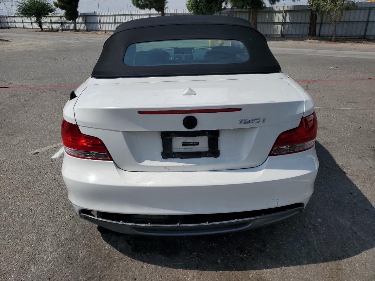 2009 Bmw 135 I Белый vin: WBAUN93549VK40406