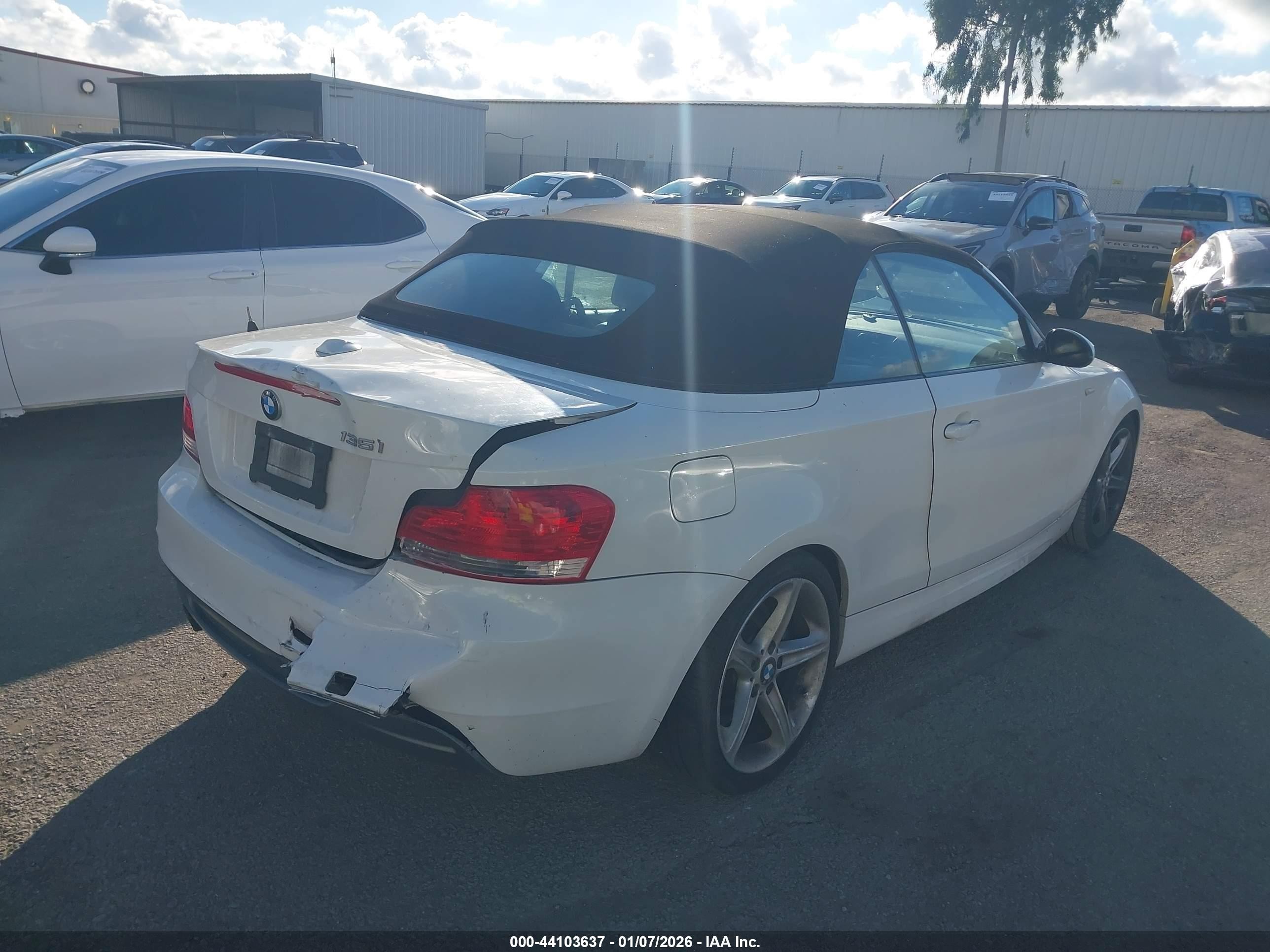 2009 Bmw 135i   White vin: WBAUN93579VK40626