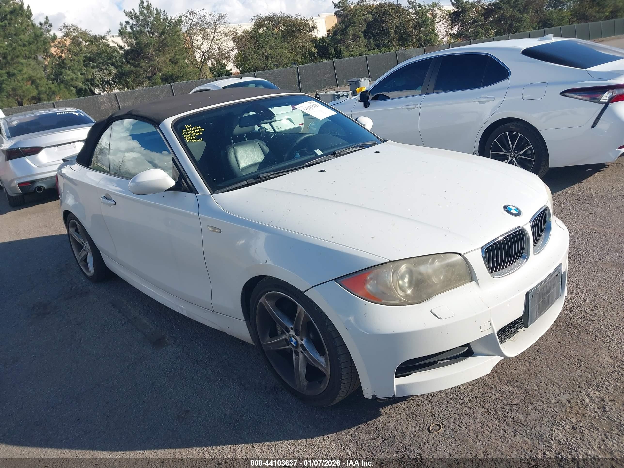 2009 Bmw 135i   White vin: WBAUN93579VK40626