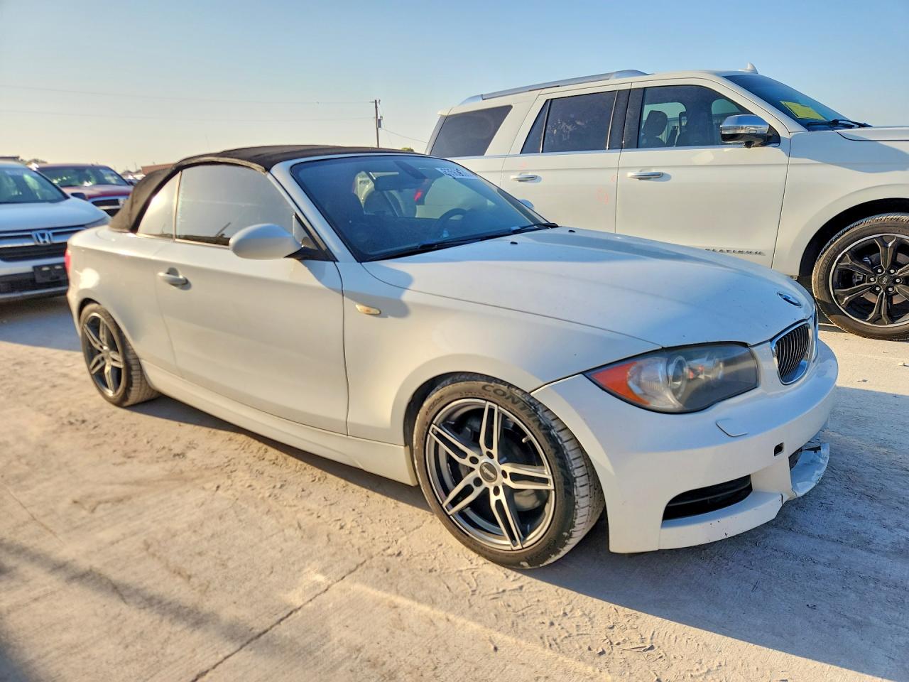 2009 Bmw 135 I Белый vin: WBAUN93589VK41199