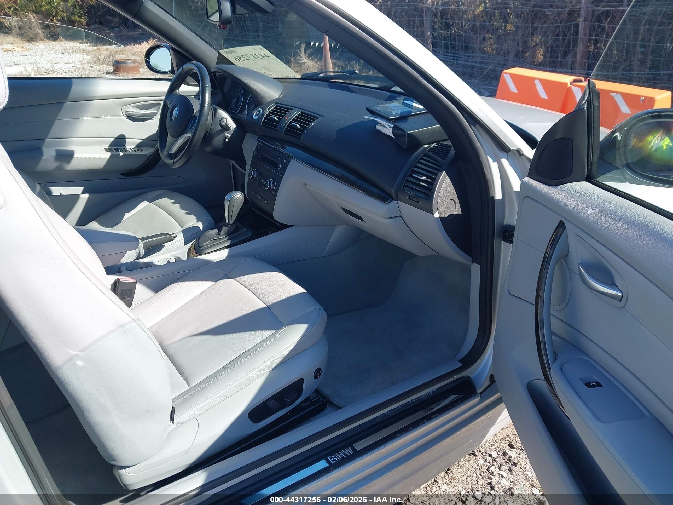 2009 Bmw 135i   Silver vin: WBAUN93599VK40112