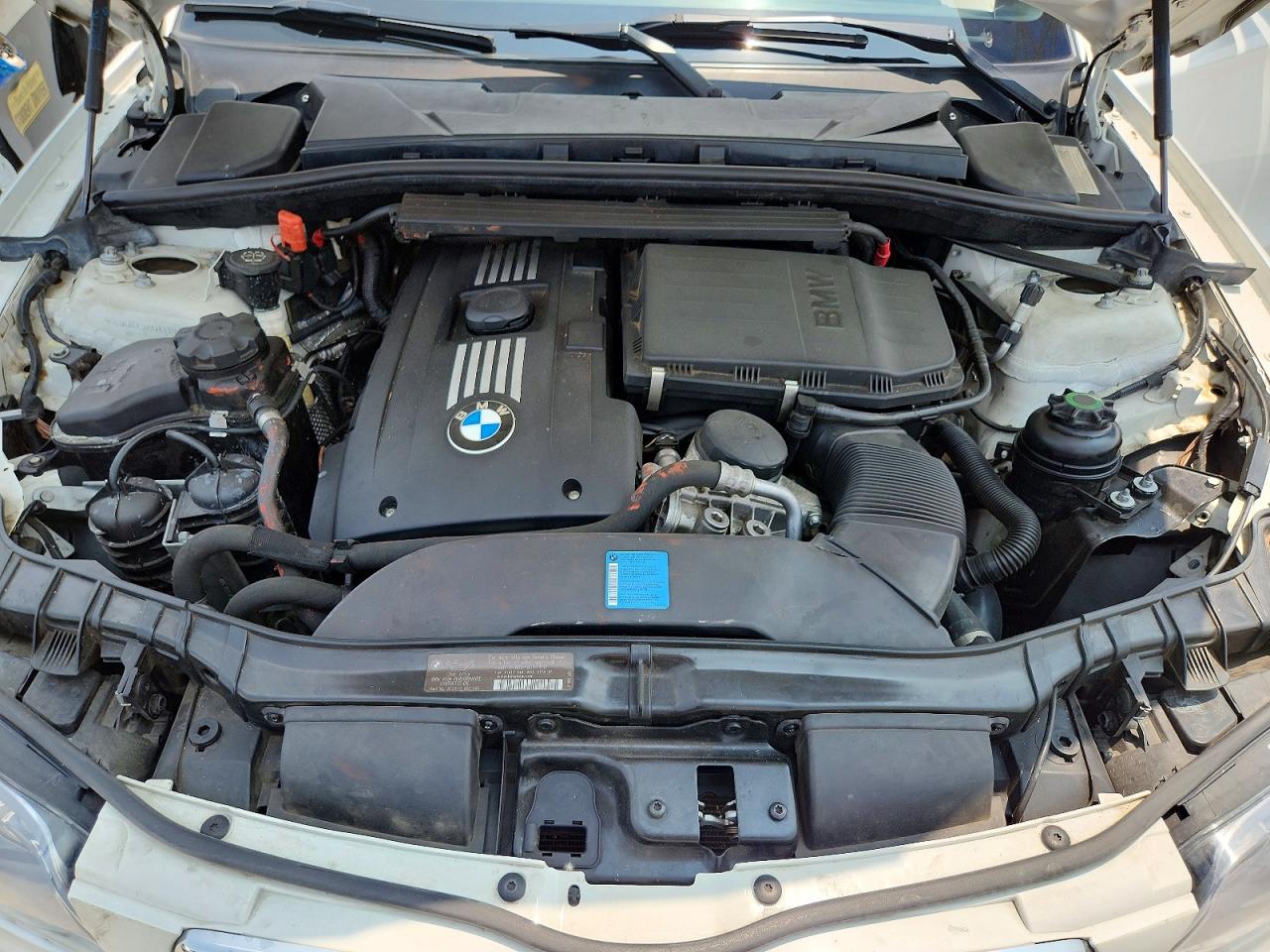 2010 Bmw 135 I White vin: WBAUN9C57AVK41781