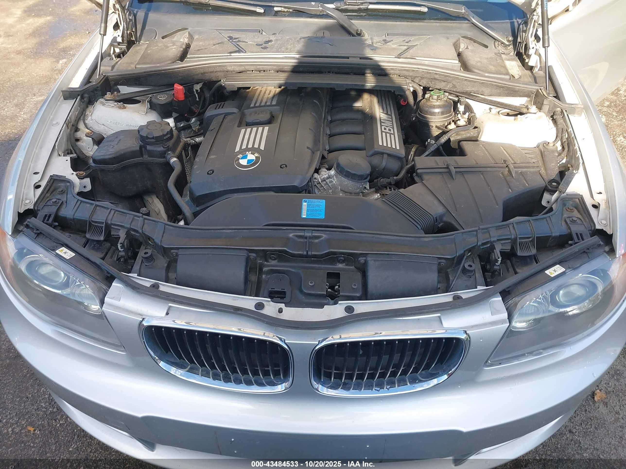 2009 Bmw 128i   Silver vin: WBAUP73509VK76334