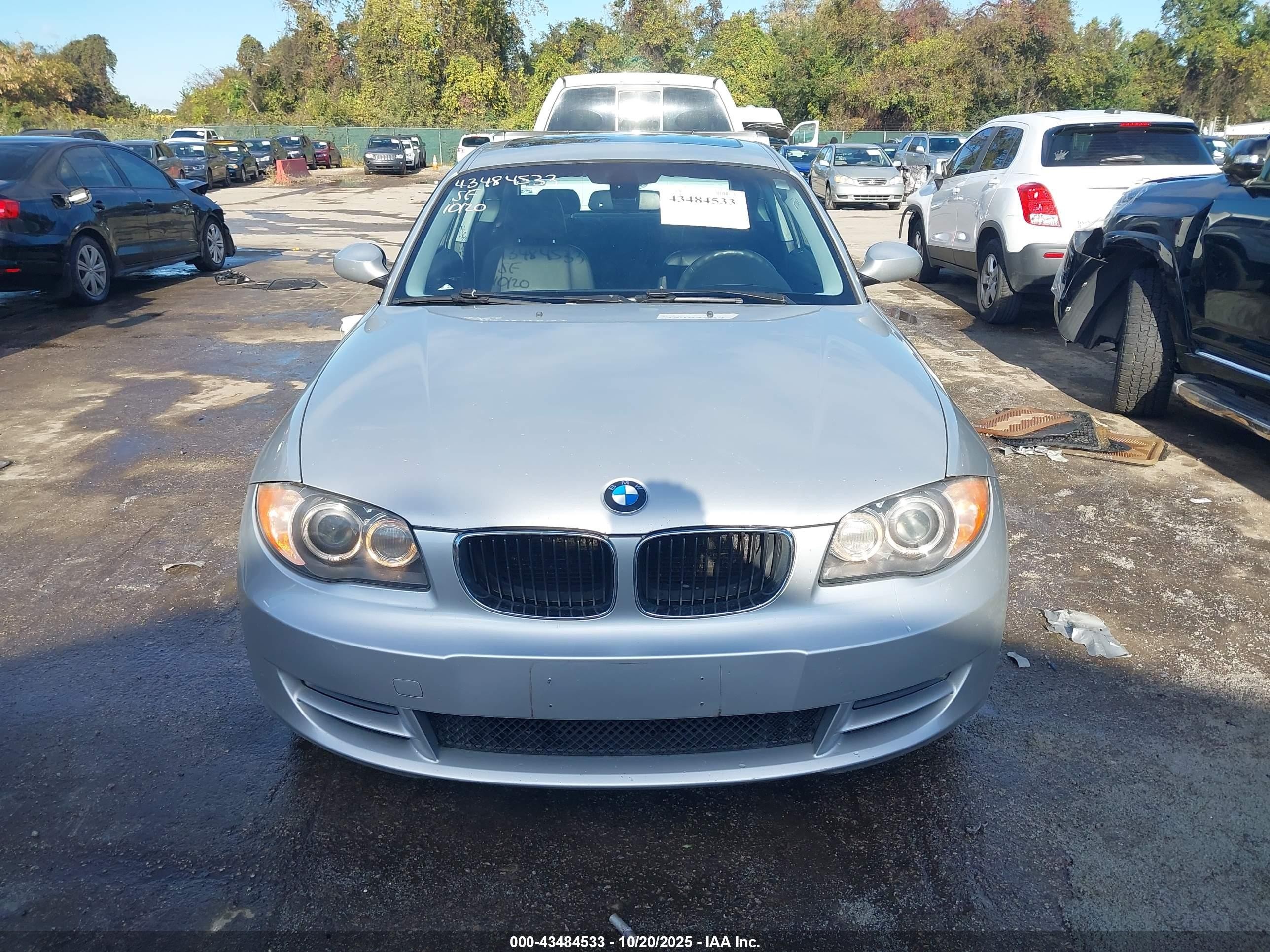 2009 Bmw 128i   Silver vin: WBAUP73509VK76334