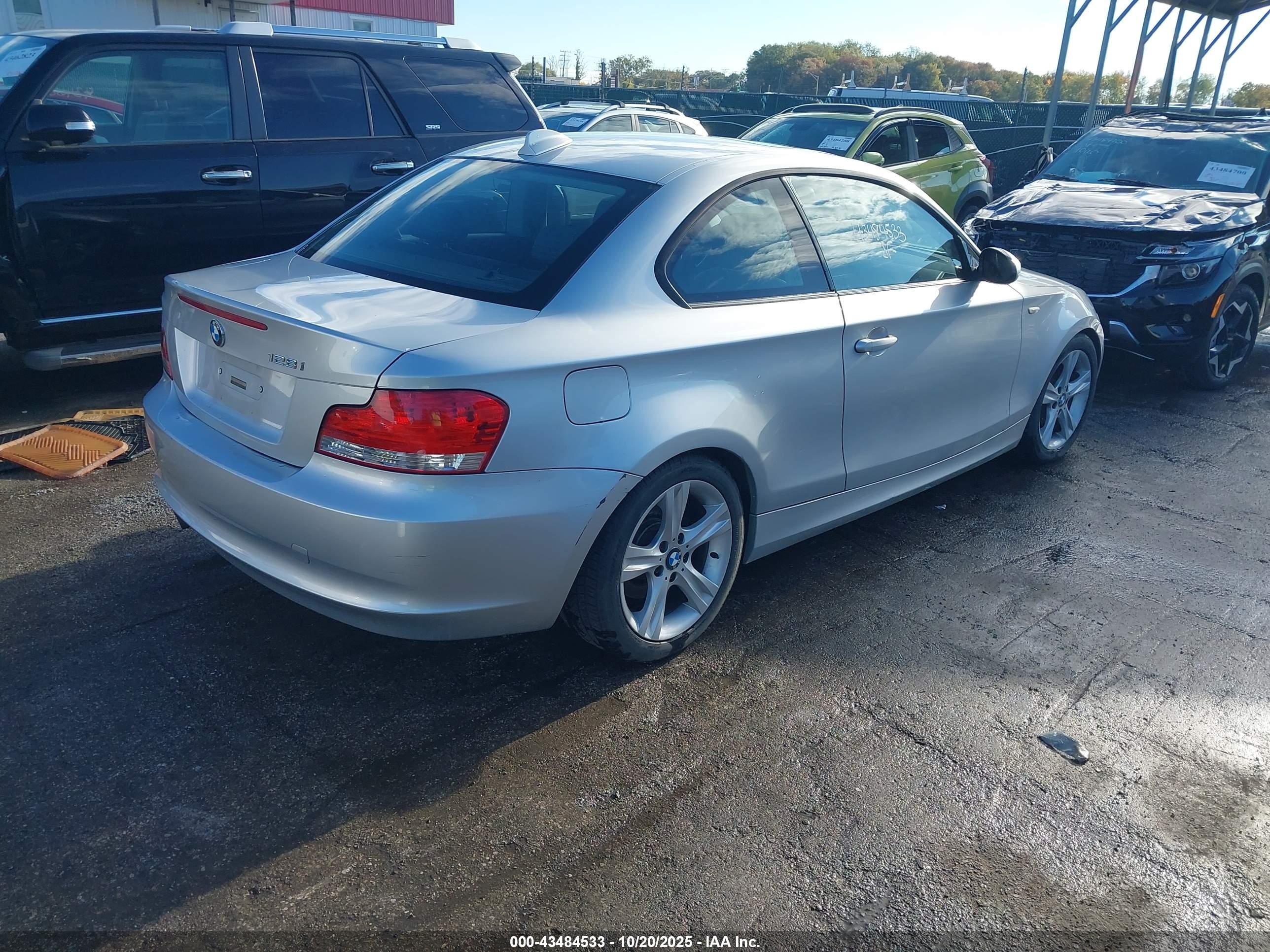 2009 Bmw 128i   Silver vin: WBAUP73509VK76334