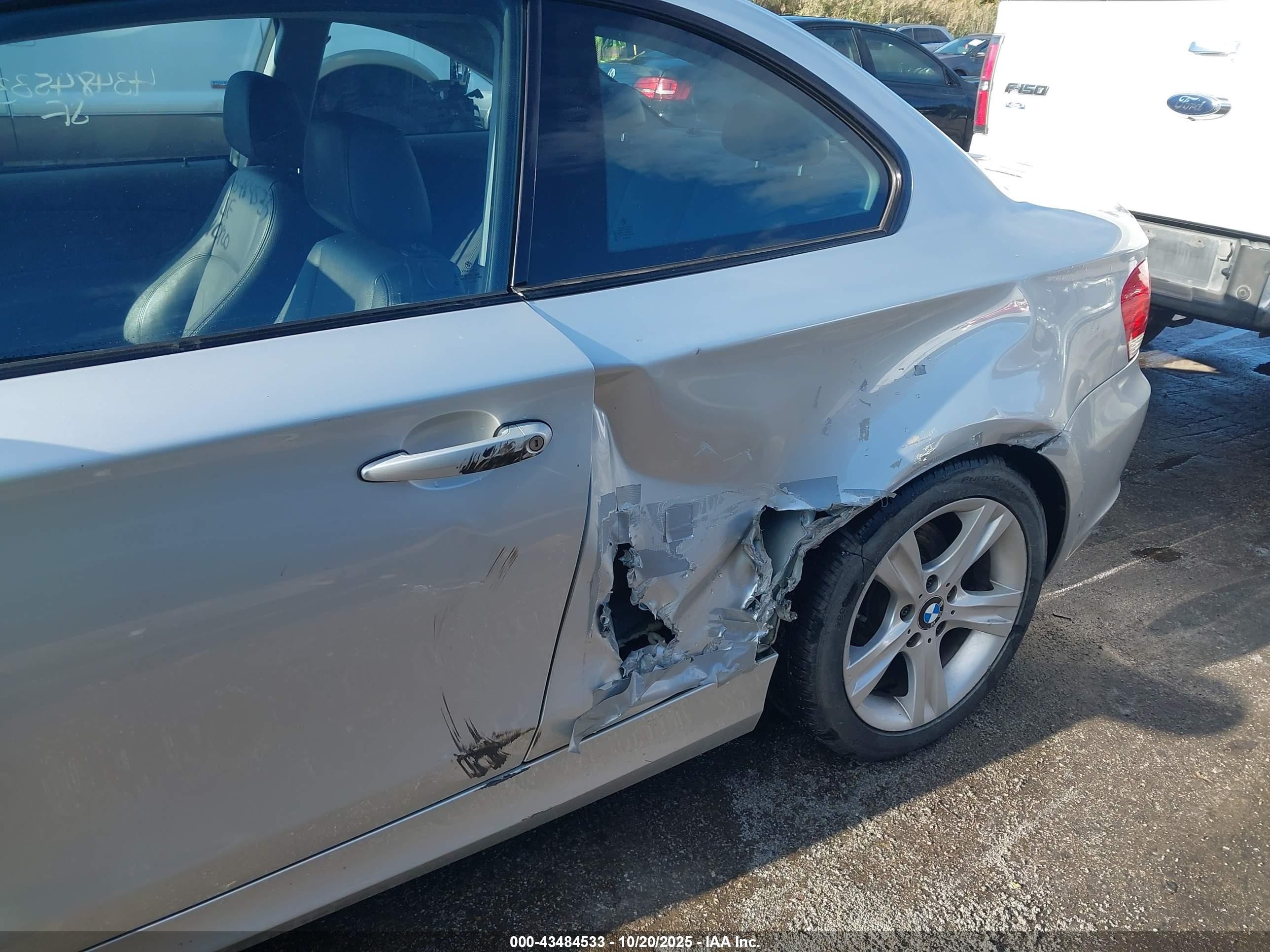 2009 Bmw 128i   Silver vin: WBAUP73509VK76334