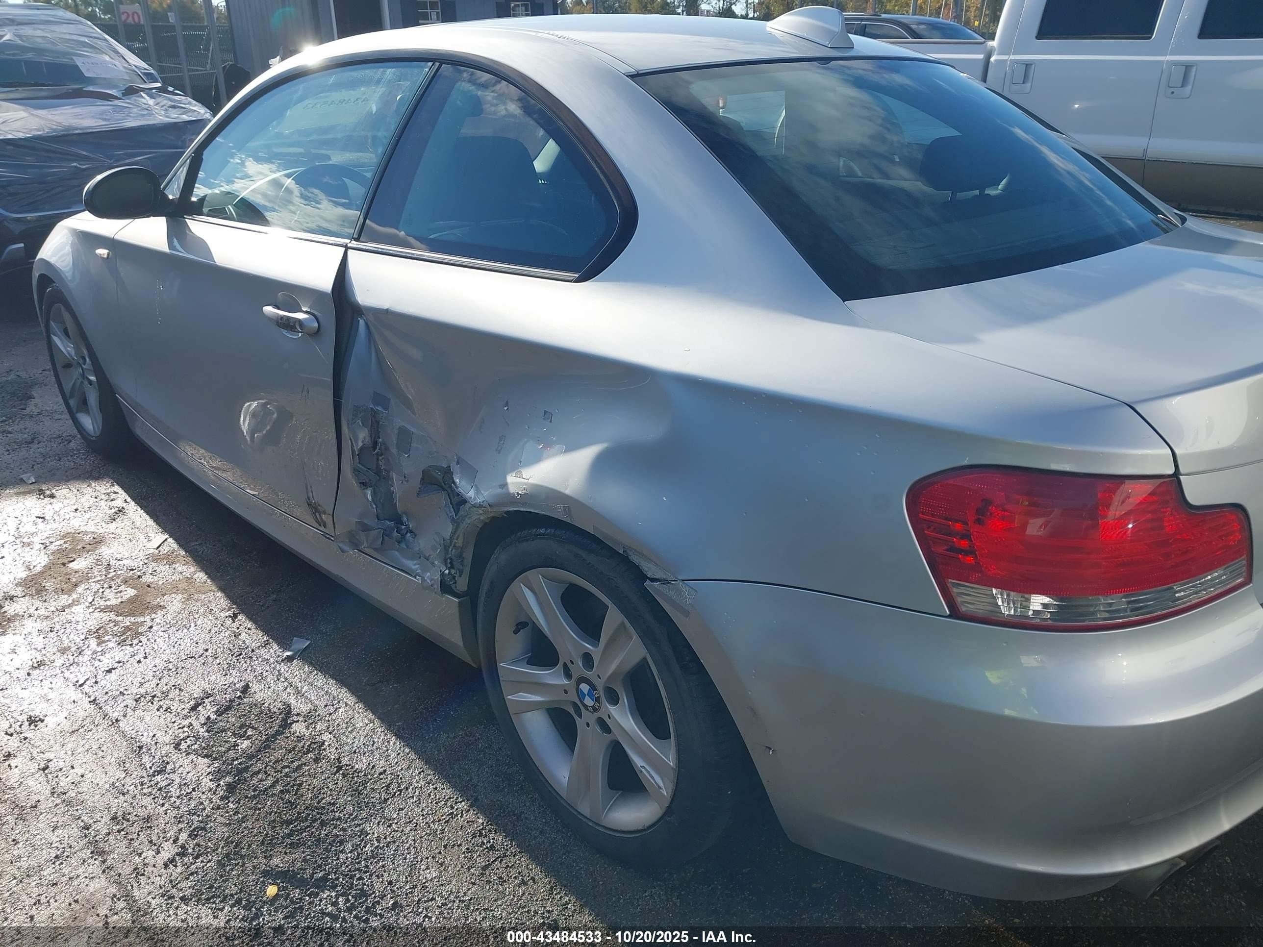 2009 Bmw 128i   Silver vin: WBAUP73509VK76334